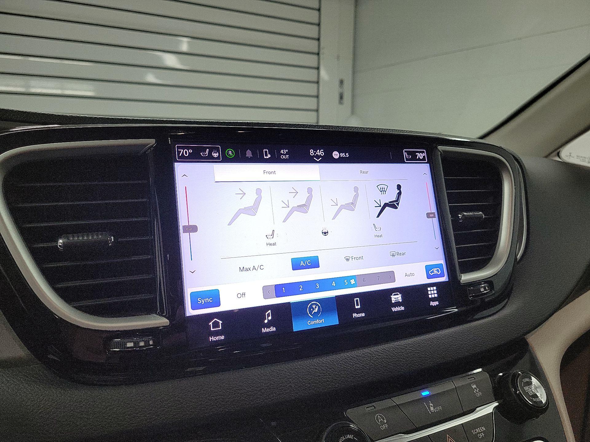 Thumbnail: 2022 Chrysler Pacifica - 16