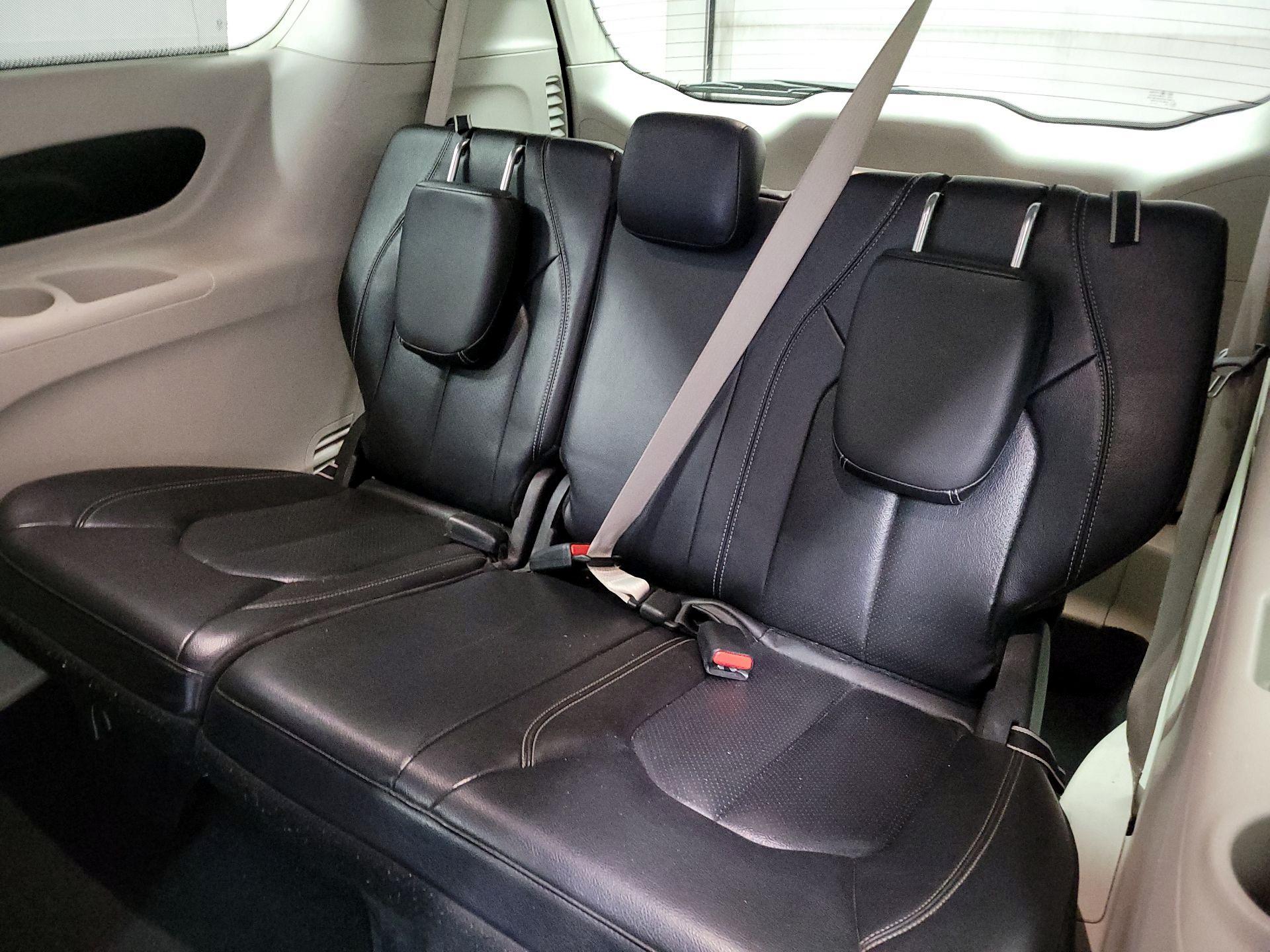 Thumbnail: 2022 Chrysler Pacifica - 20