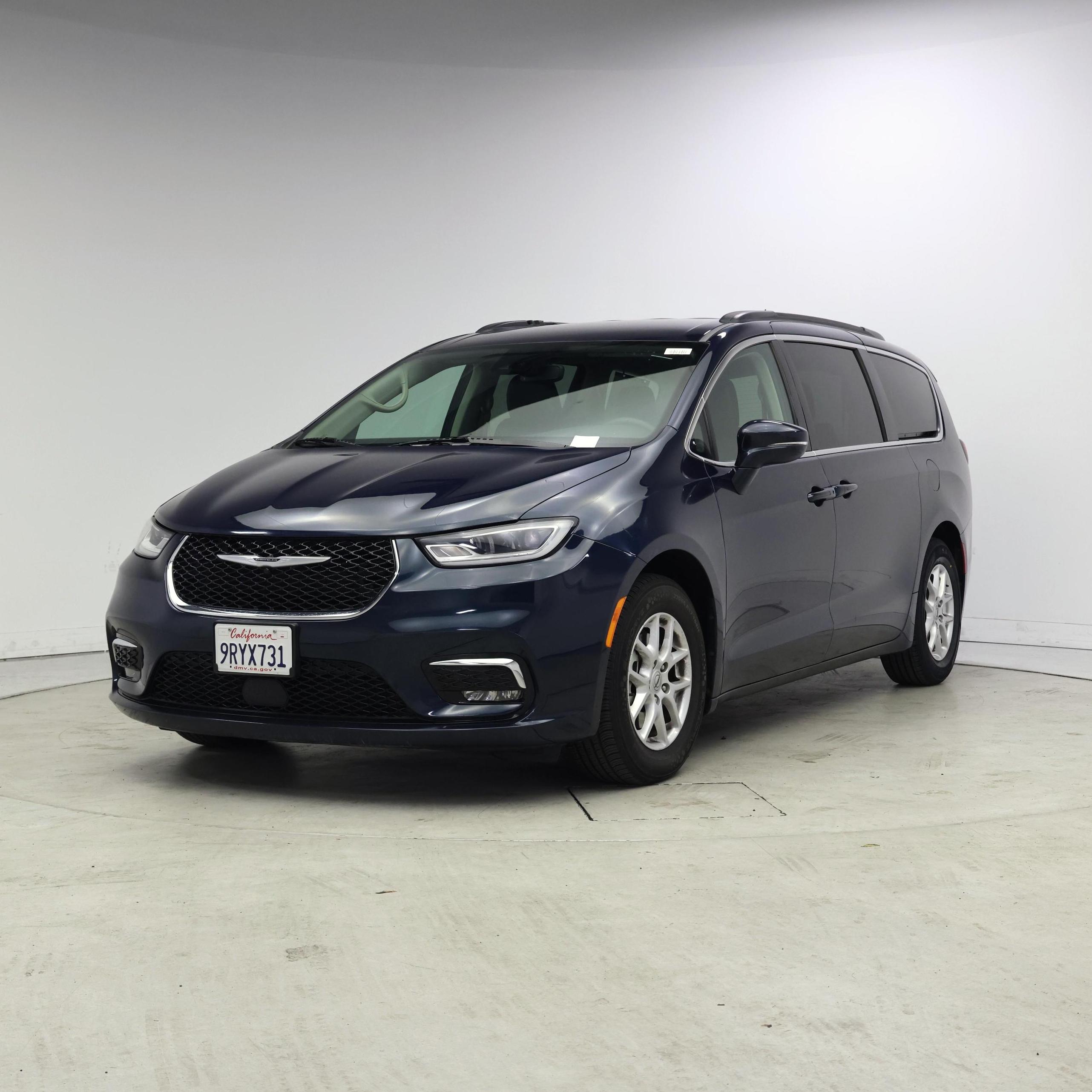 Thumbnail: 2022 Chrysler Pacifica - 4