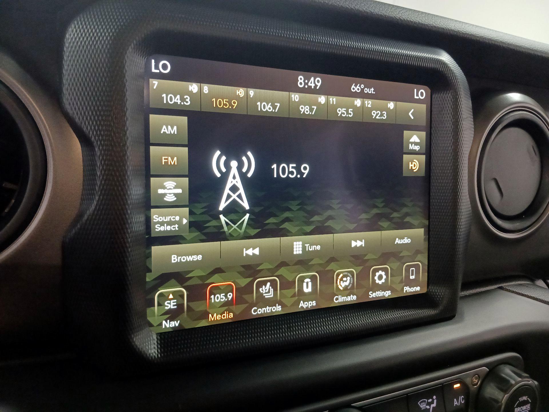 Thumbnail: 2023 Jeep Gladiator - 14