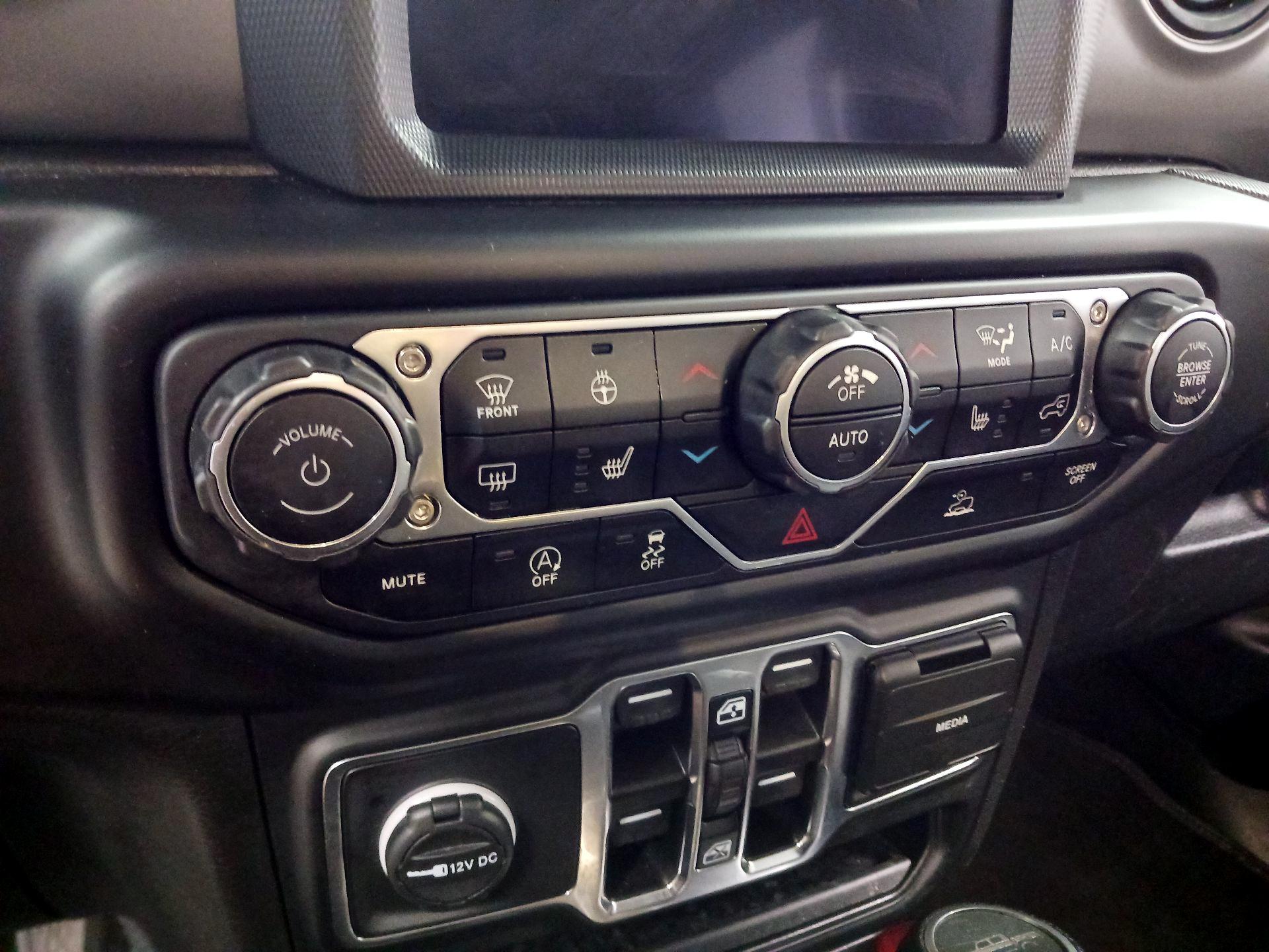 Thumbnail: 2023 Jeep Gladiator - 15