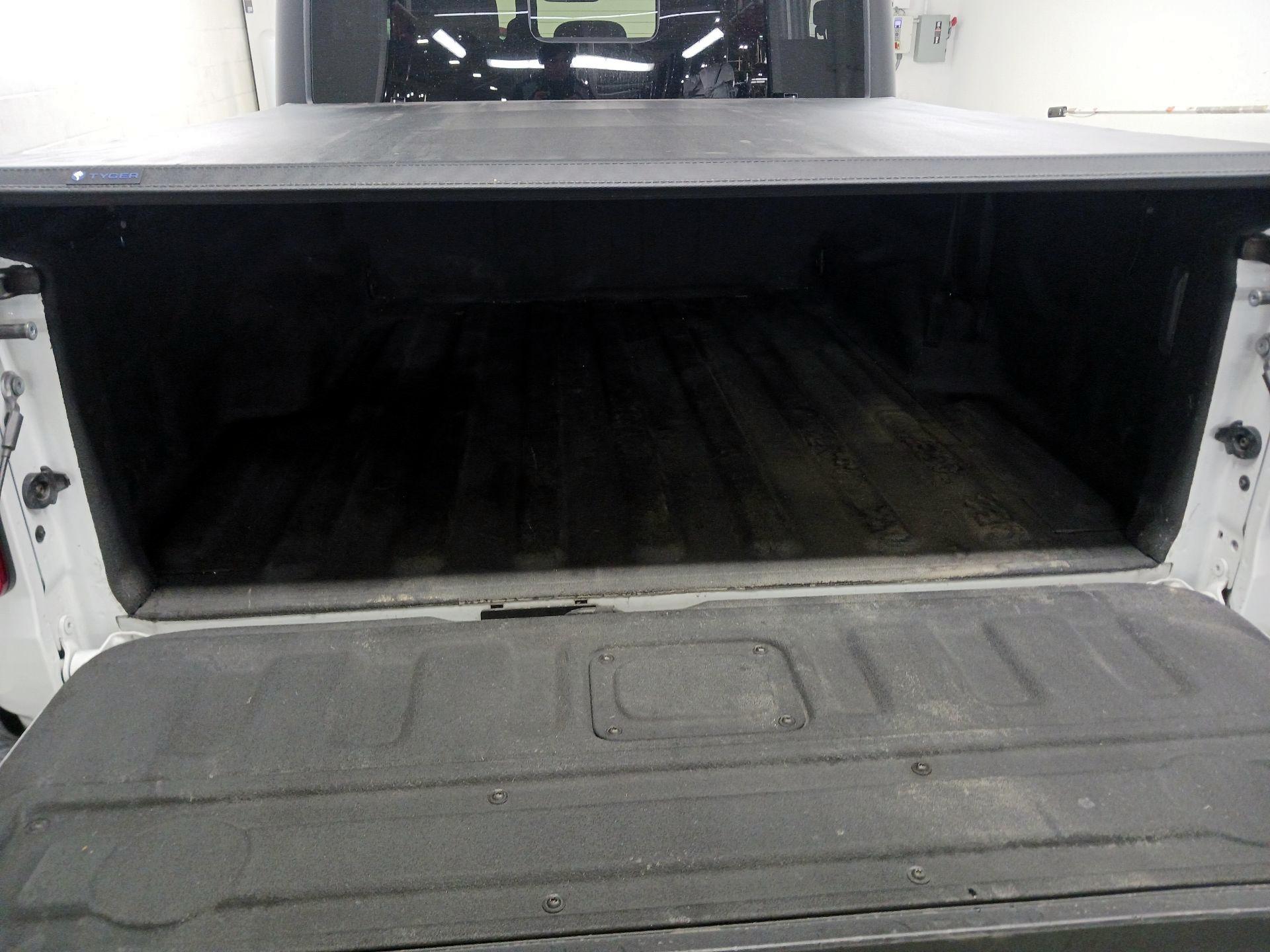 Thumbnail: 2023 Jeep Gladiator - 18