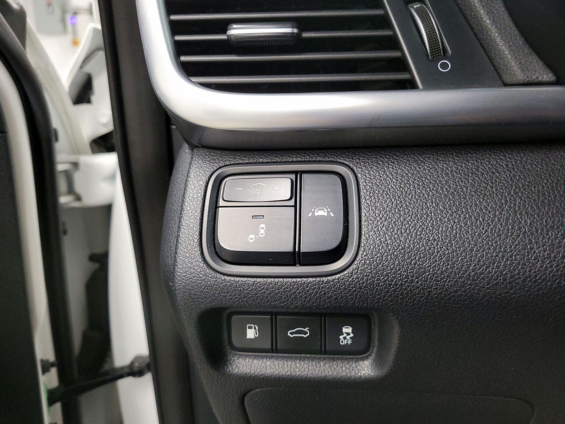 Thumbnail: 2019 Kia Optima - 13