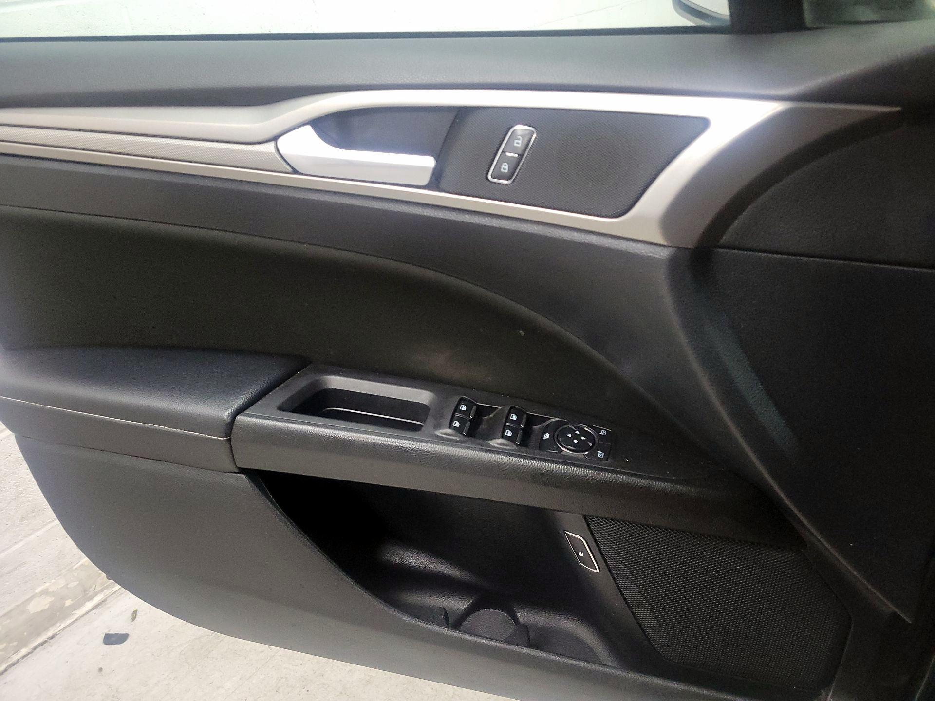 Thumbnail: 2018 Ford Fusion - 12