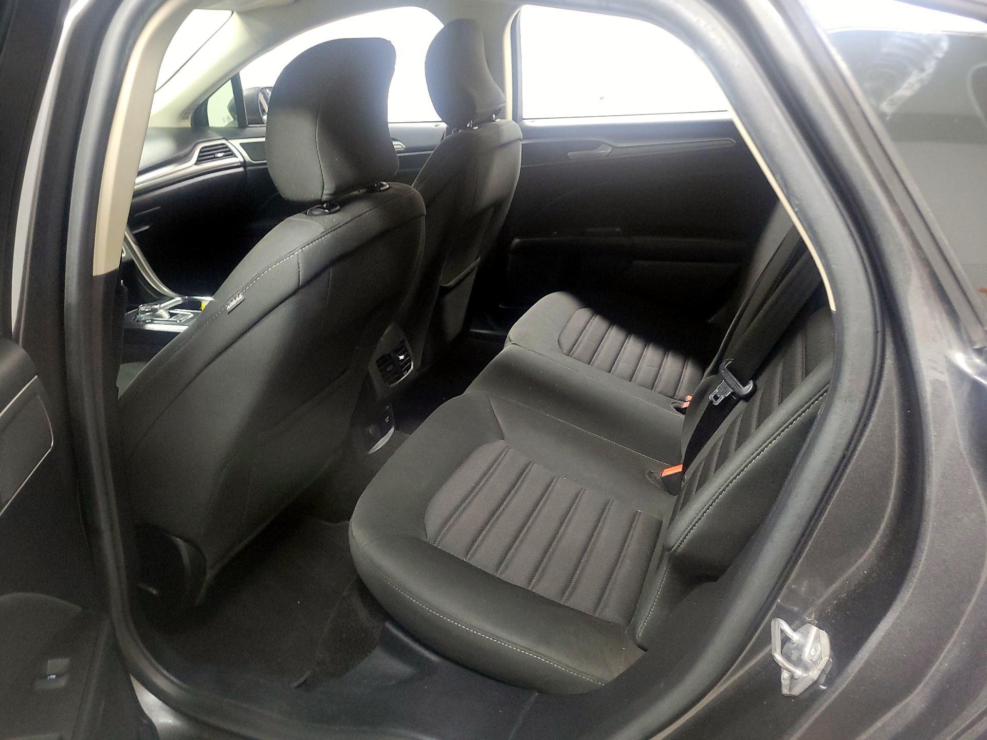 Thumbnail: 2018 Ford Fusion - 19