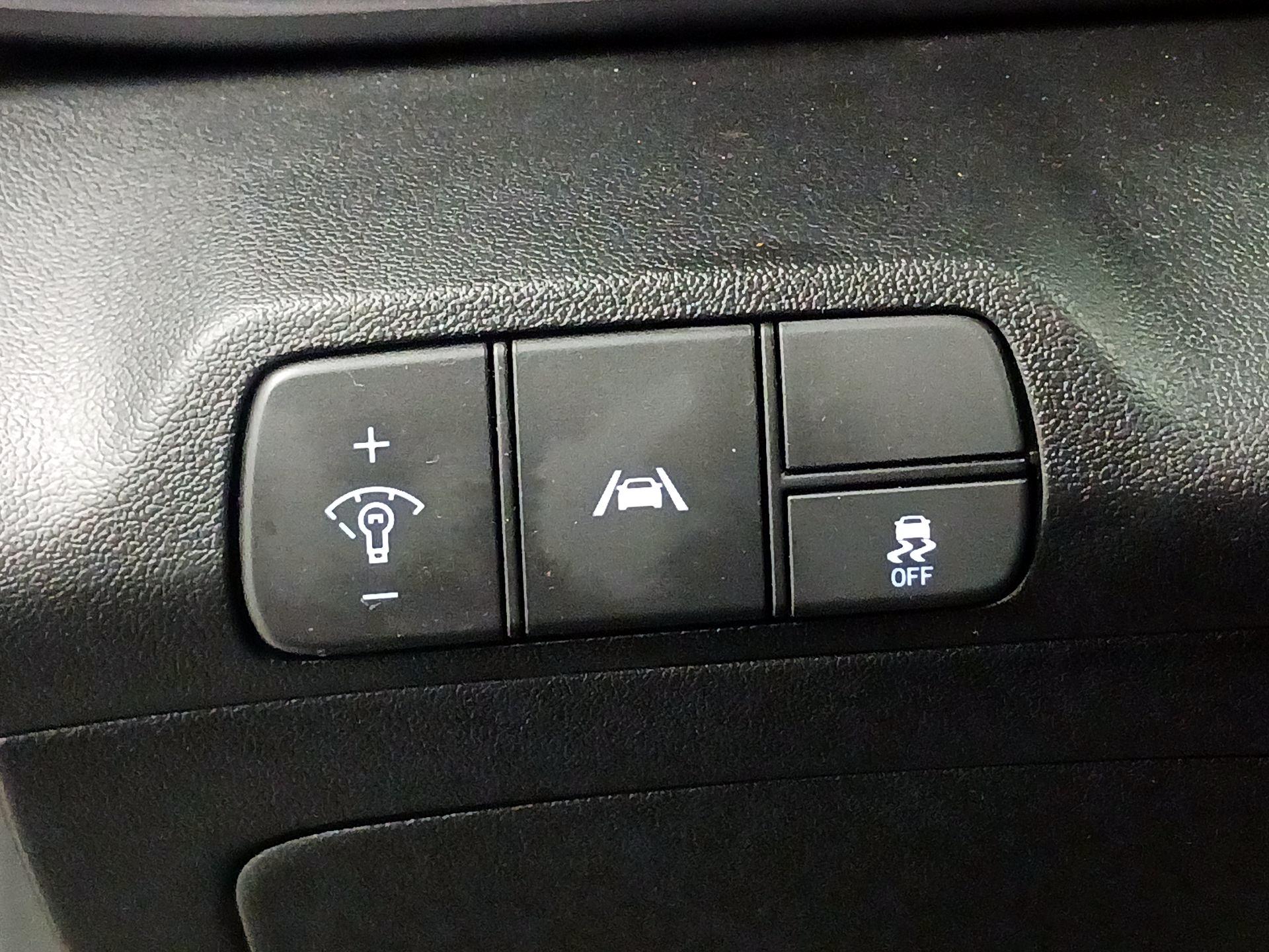 Thumbnail: 2023 Hyundai Elantra - 13