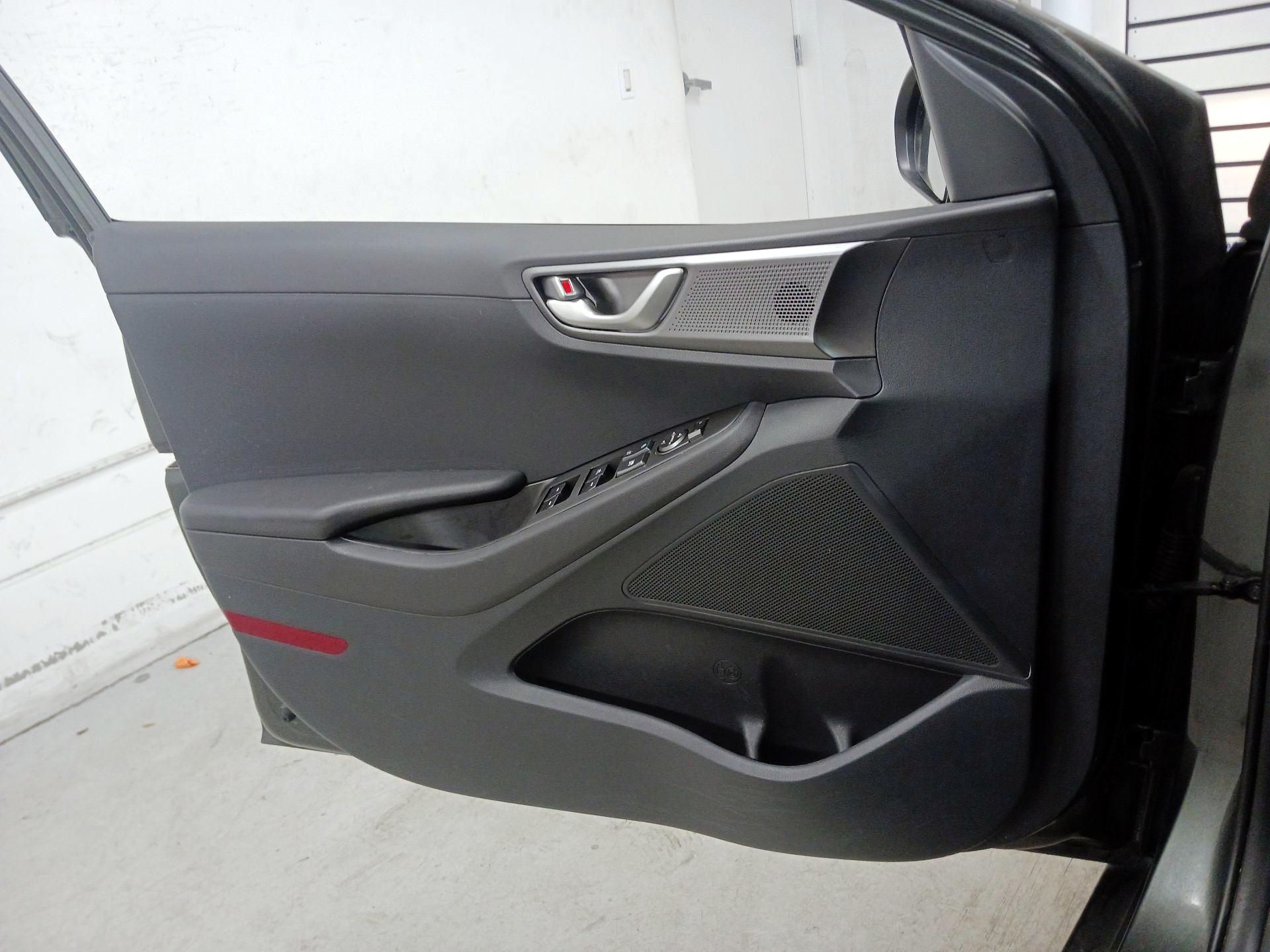 Thumbnail: 2020 Hyundai Ioniq - 12