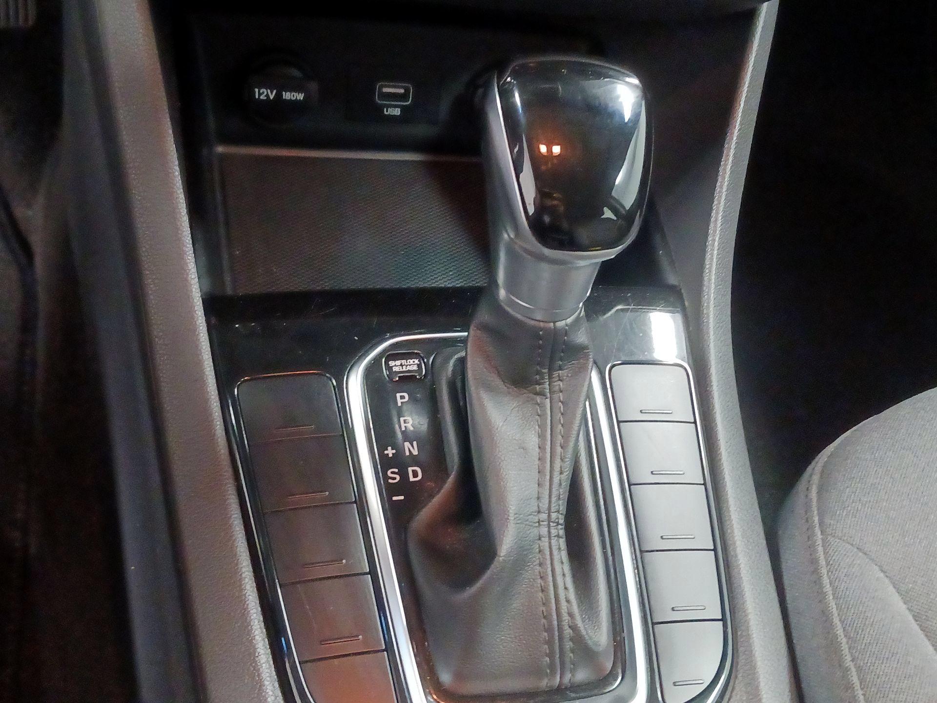 Thumbnail: 2020 Hyundai Ioniq - 16