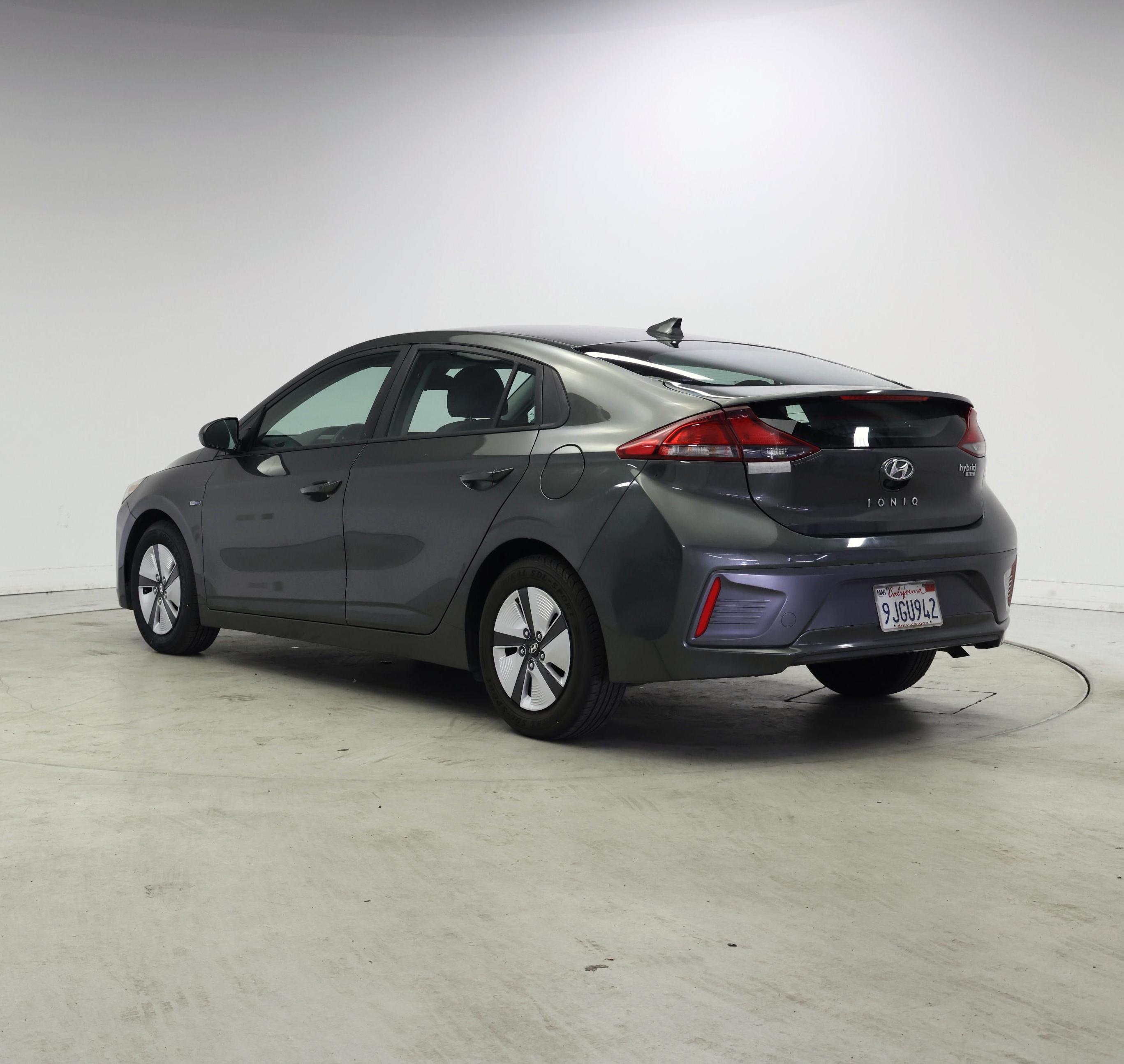 Thumbnail: 2020 Hyundai Ioniq - 2