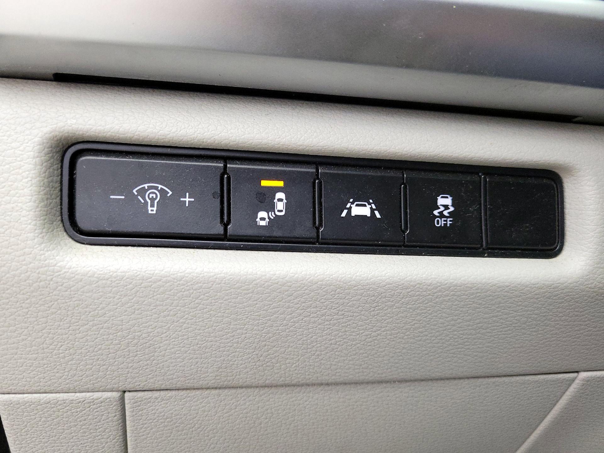 Thumbnail: 2020 Kia Telluride - 11