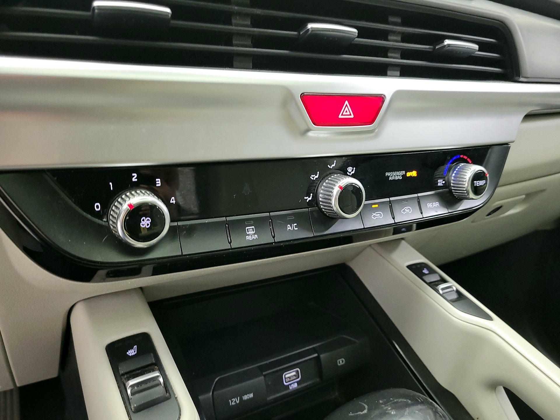 Thumbnail: 2020 Kia Telluride - 14