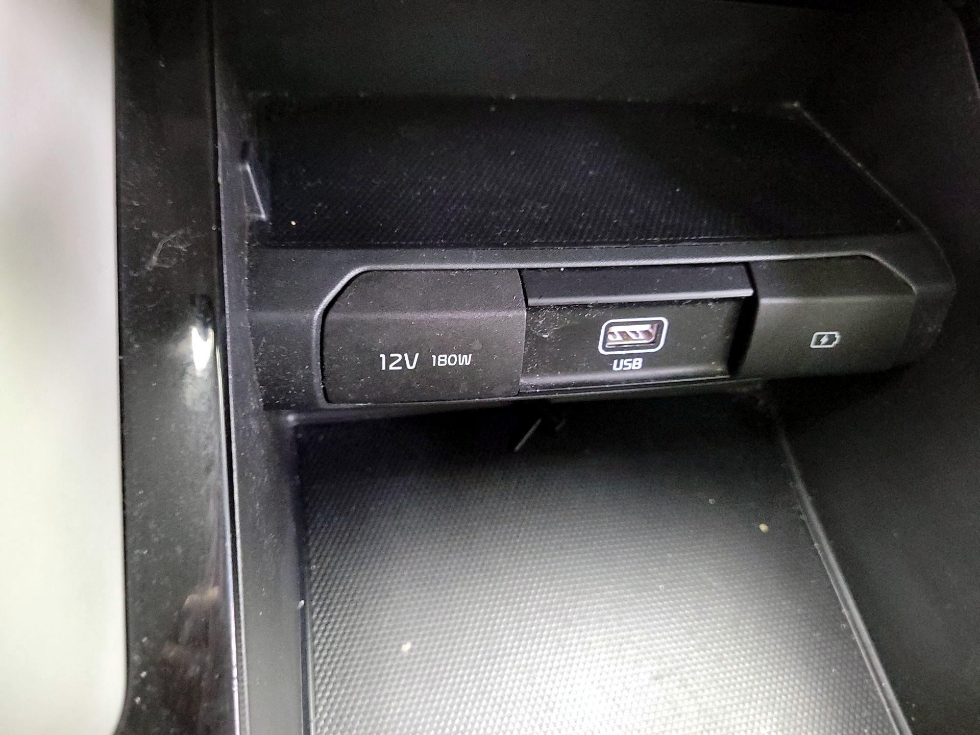 Thumbnail: 2020 Kia Telluride - 16