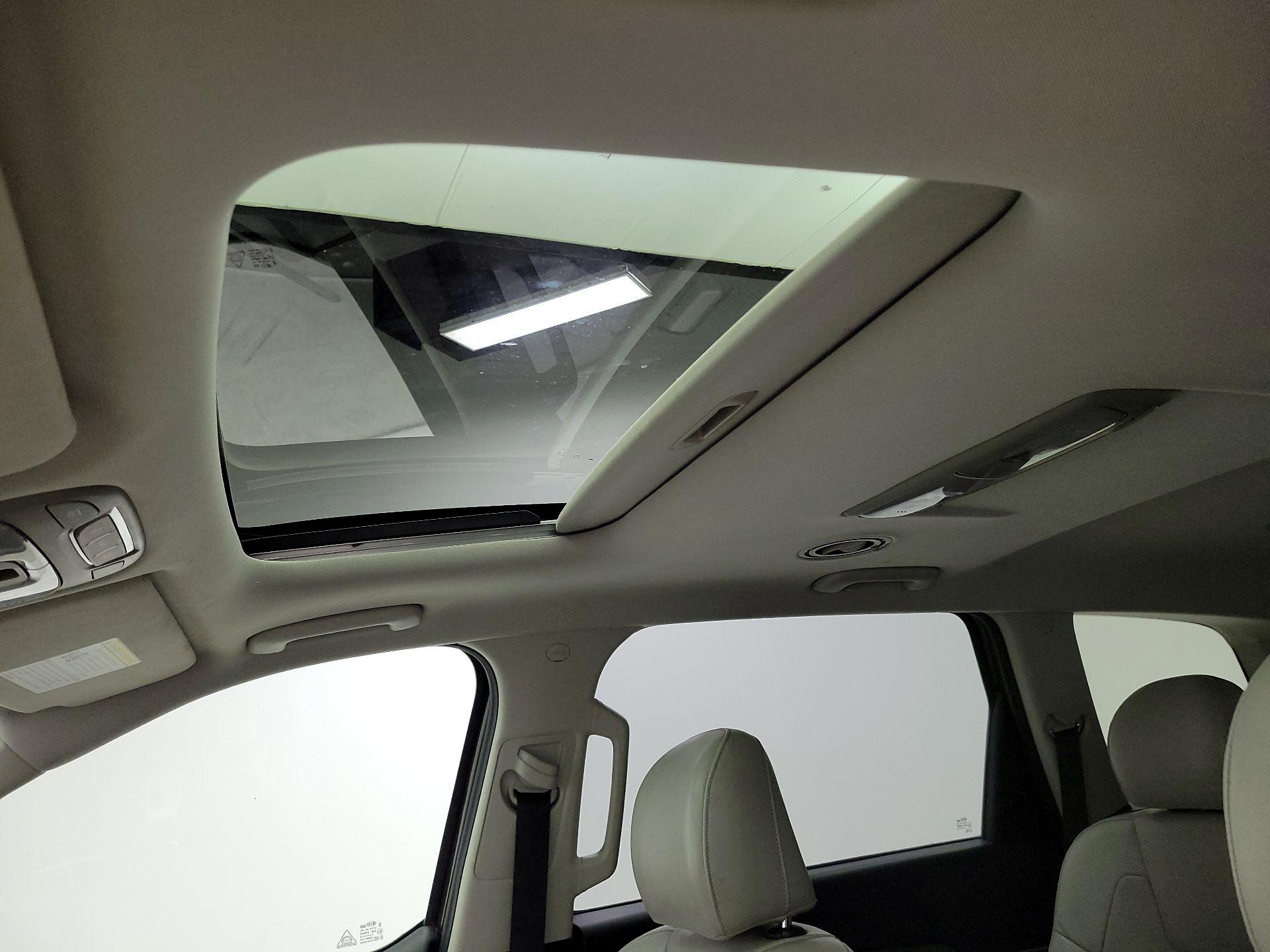 Thumbnail: 2020 Kia Telluride - 17