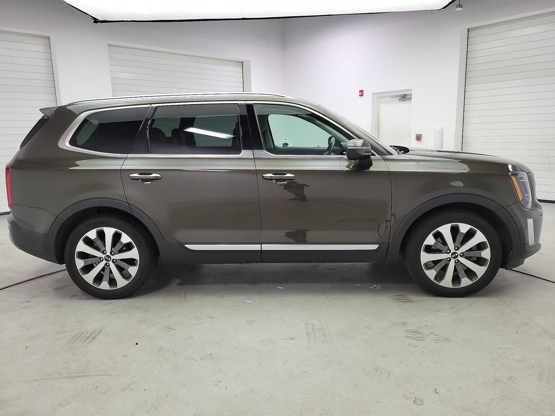 Thumbnail: 2020 Kia Telluride - 4