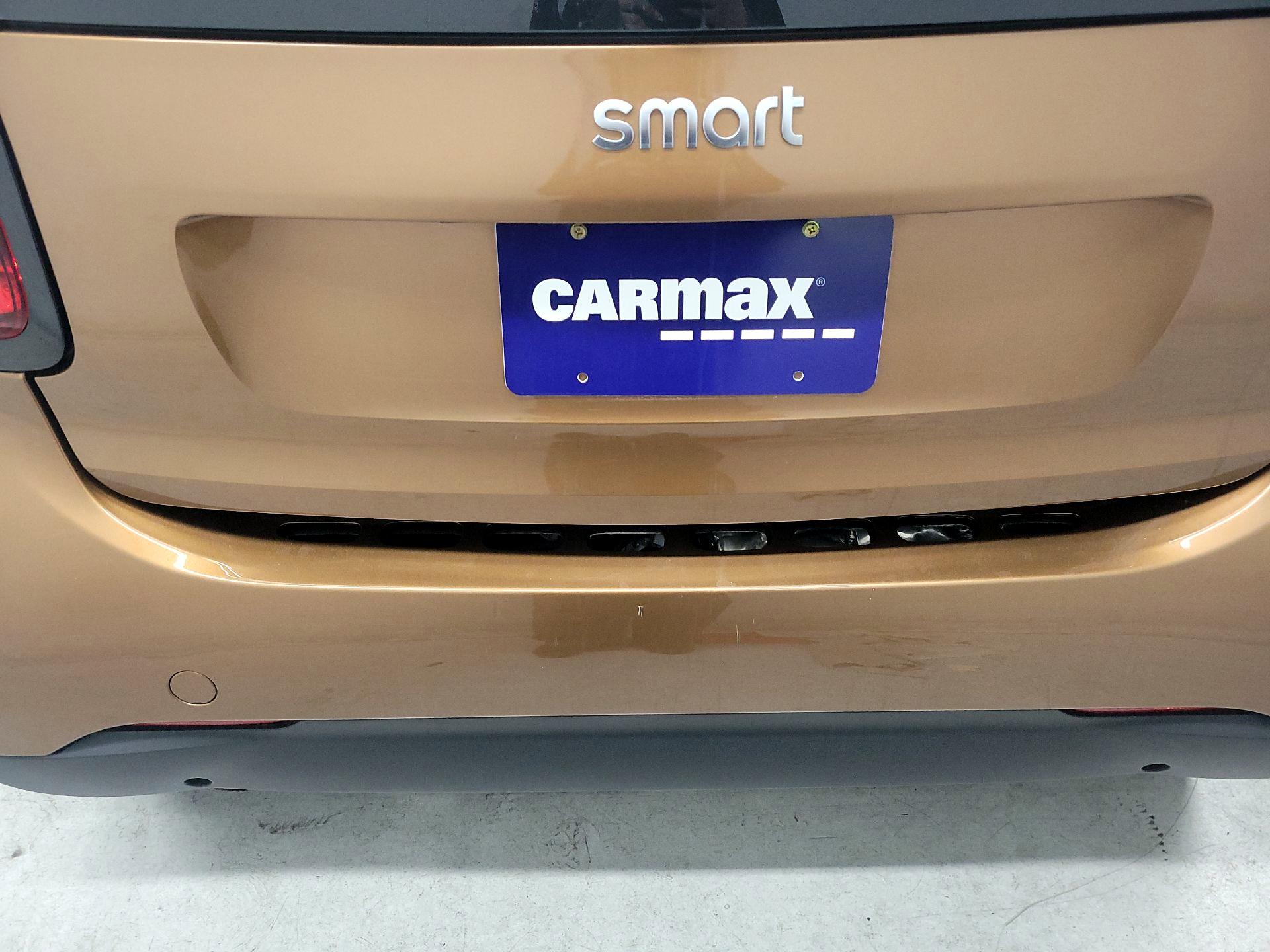 Thumbnail: 2016 smart fortwo - 15