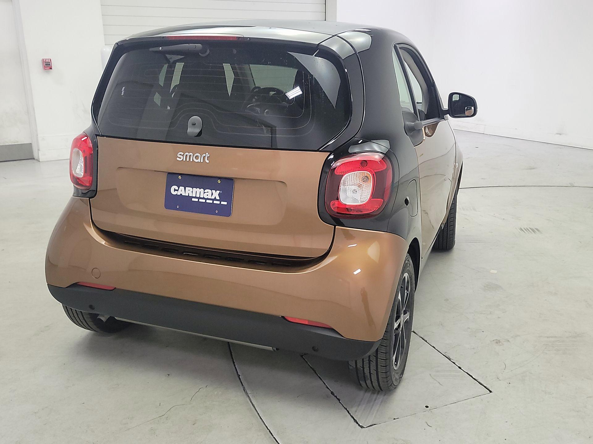 Thumbnail: 2016 smart fortwo - 6