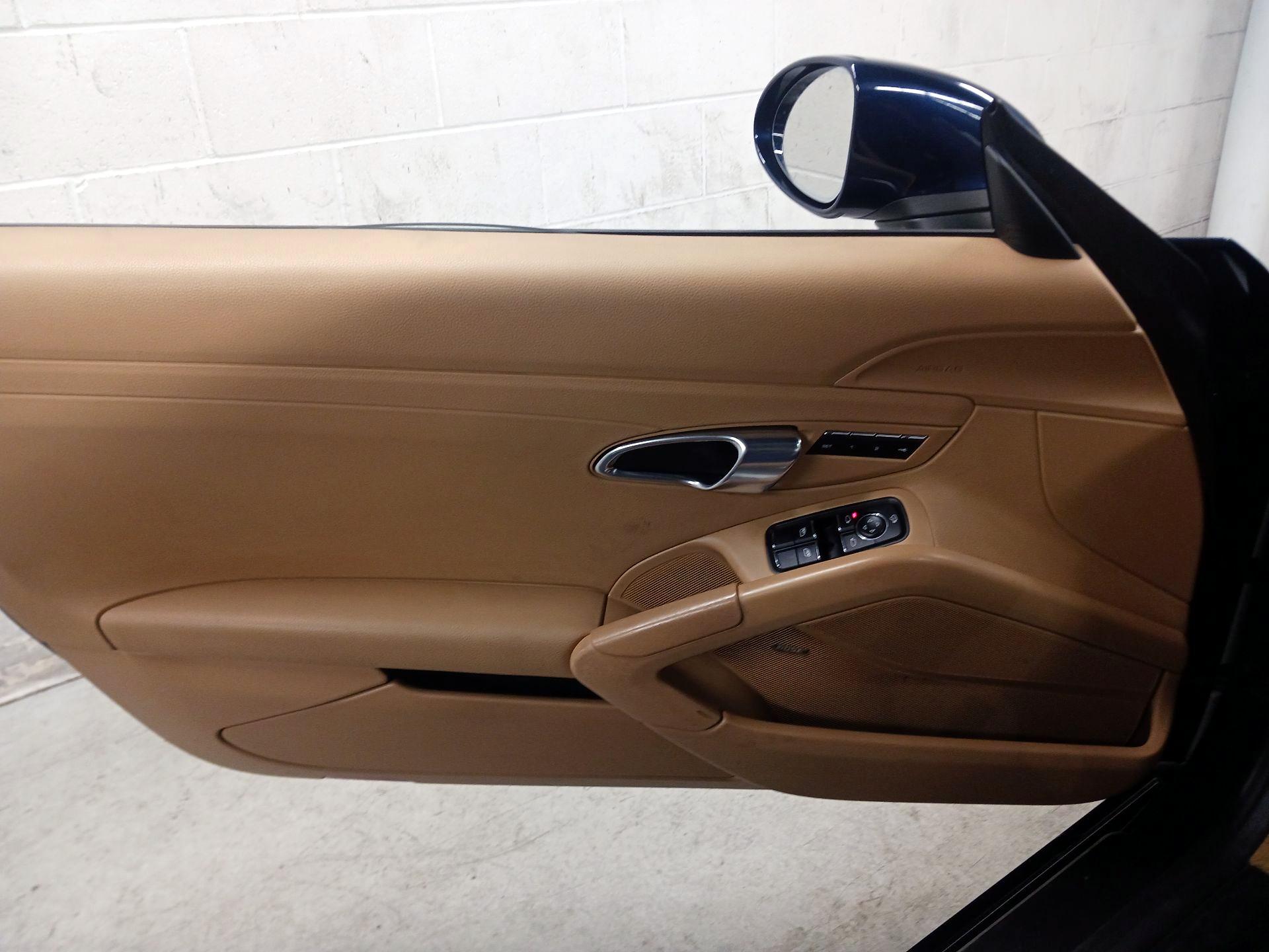 Thumbnail: 2017 Porsche 718 Boxster - 12