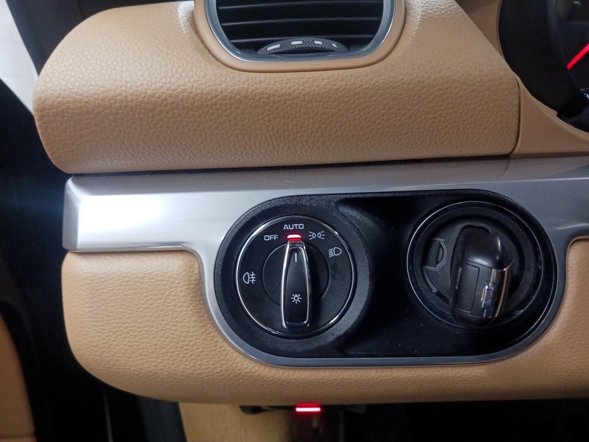 Thumbnail: 2017 Porsche 718 Boxster - 13