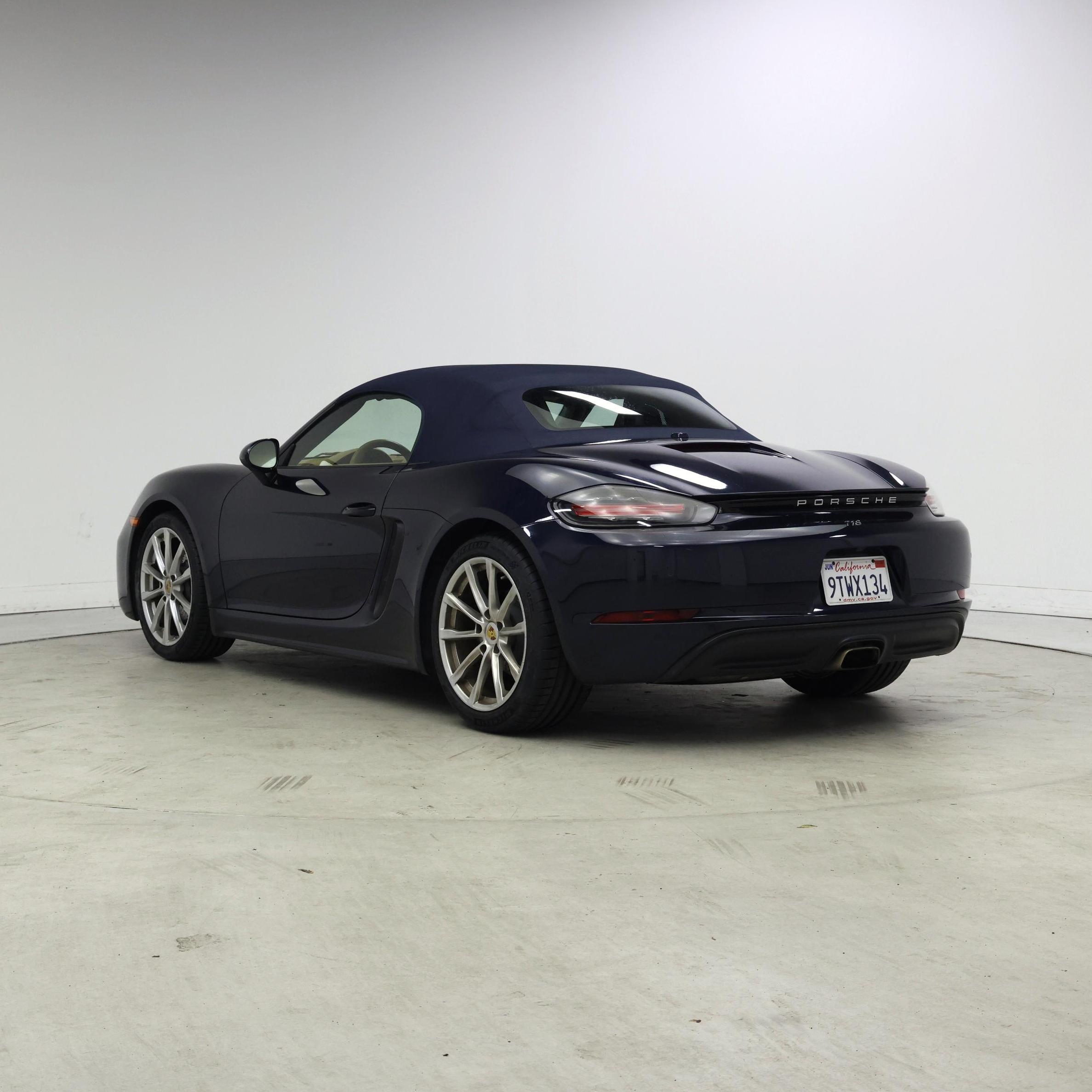 Thumbnail: 2017 Porsche 718 Boxster - 2