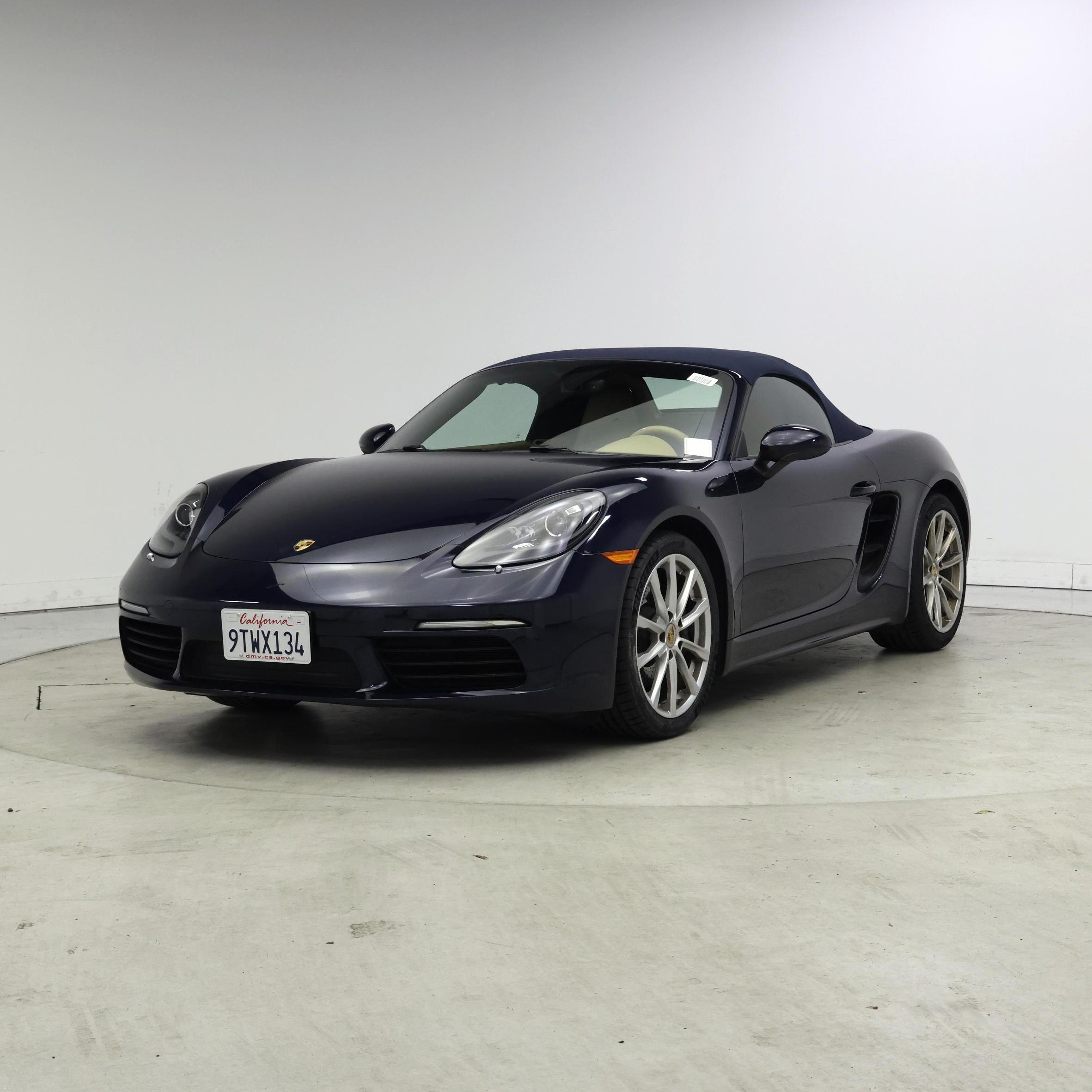 Thumbnail: 2017 Porsche 718 Boxster - 4