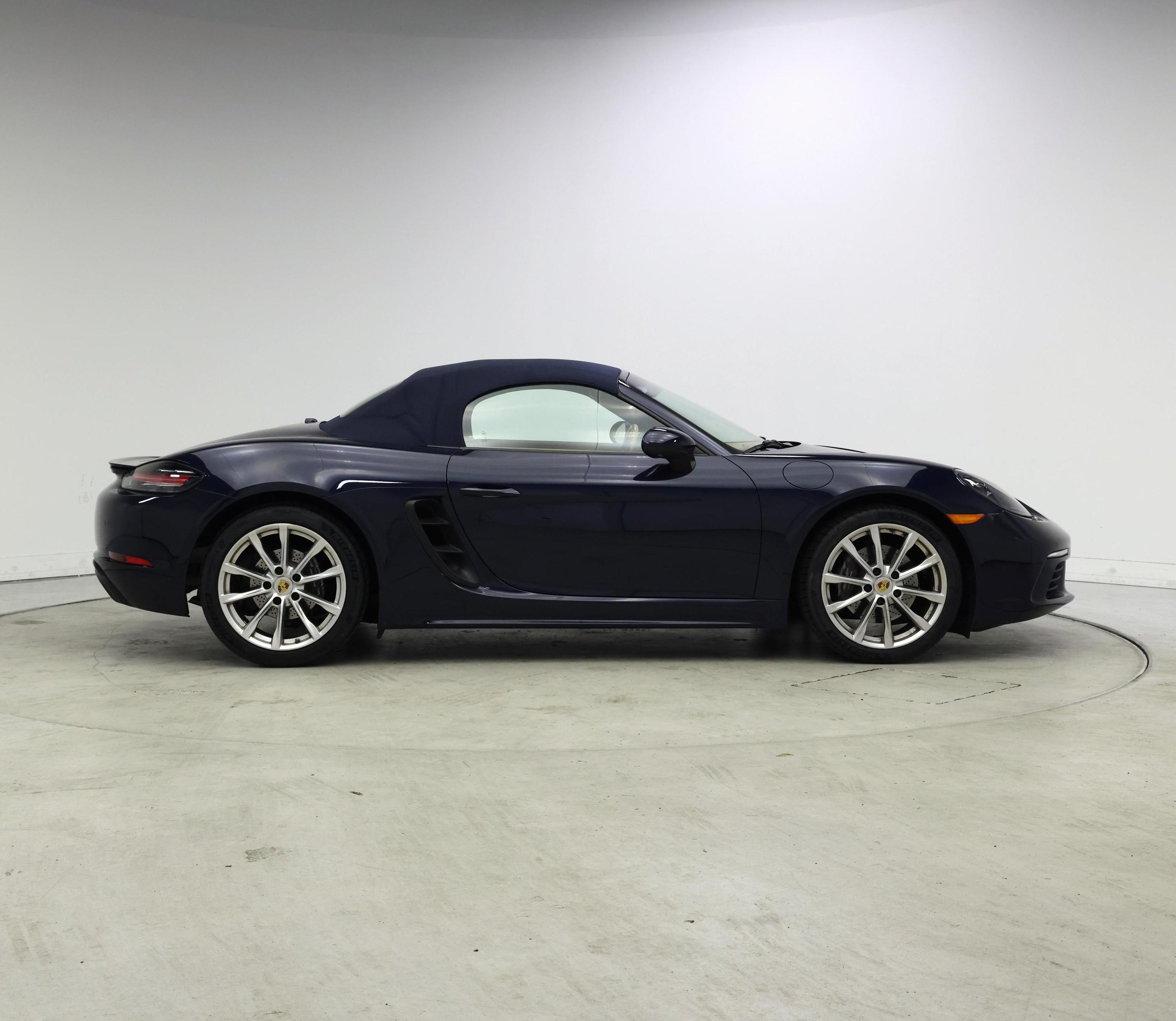 Thumbnail: 2017 Porsche 718 Boxster - 7