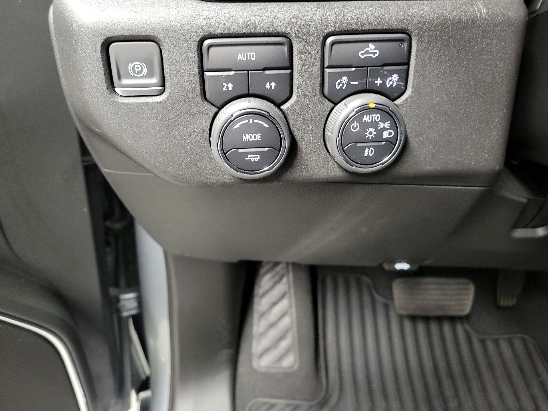 Thumbnail: 2023 Chevrolet Silverado 1500 - 13