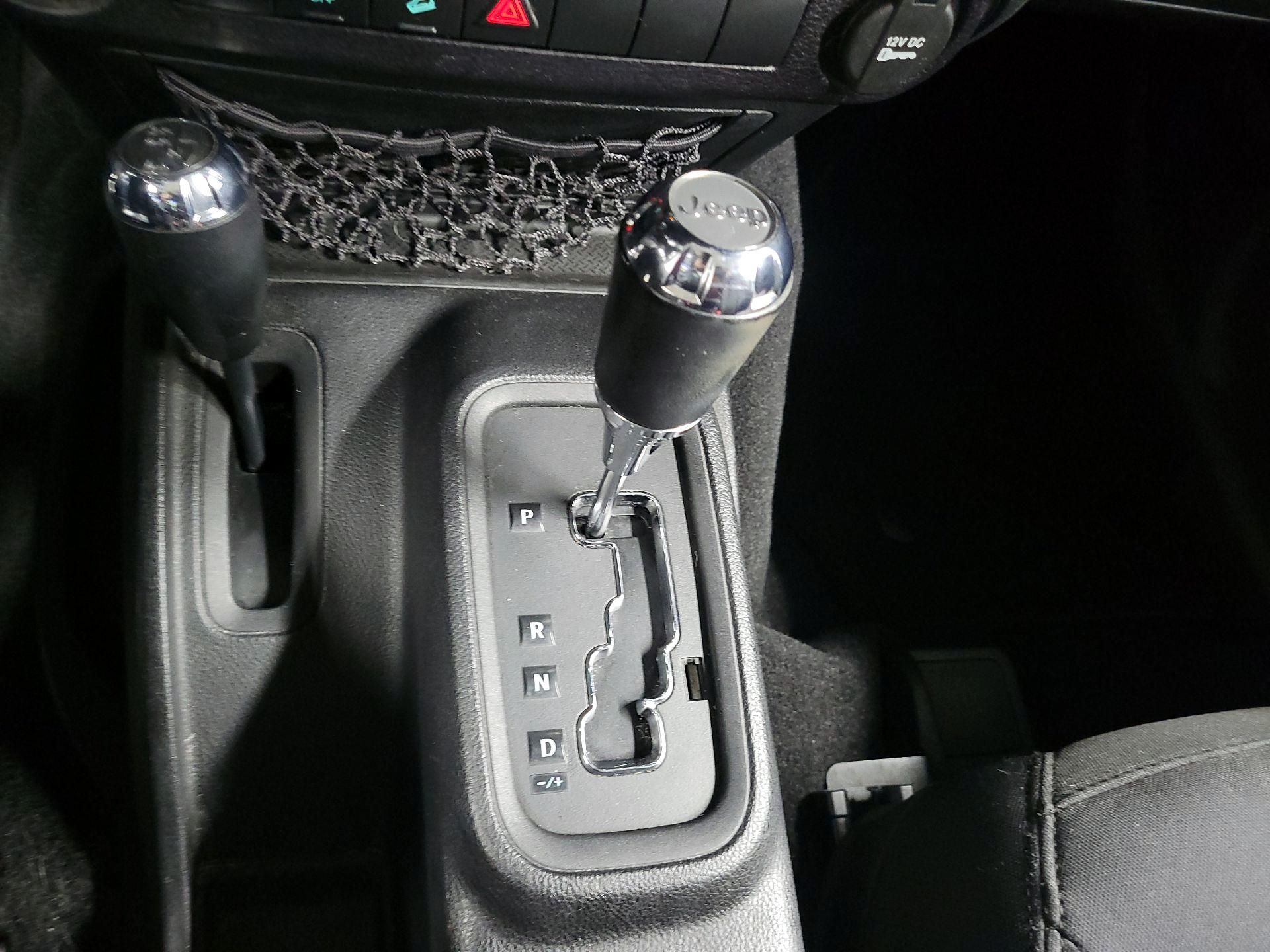 Thumbnail: 2016 Jeep Wrangler - 15