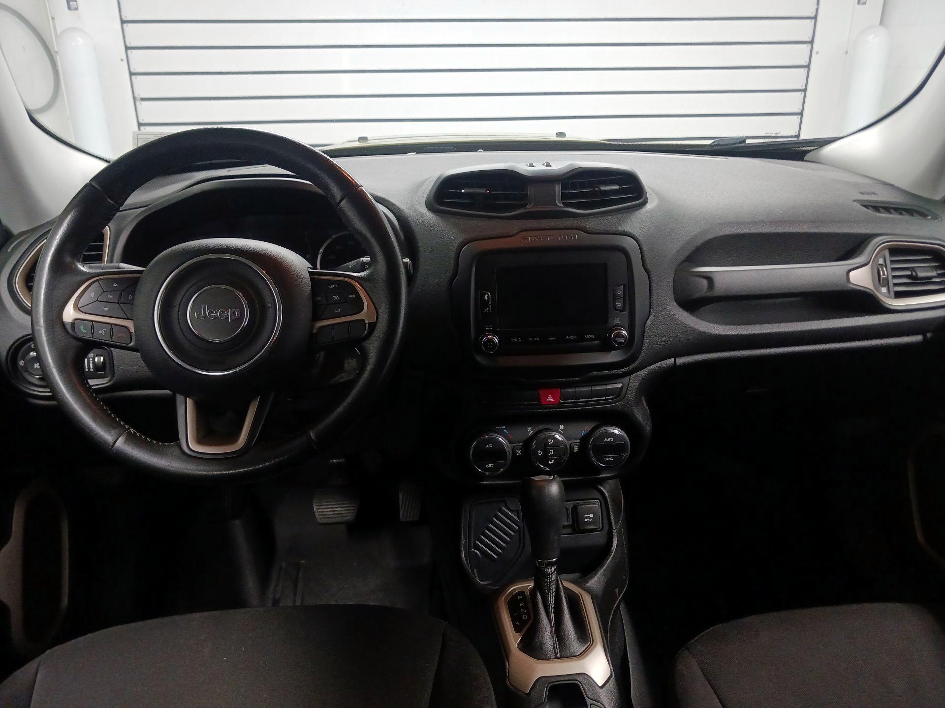 Thumbnail: 2015 Jeep Renegade - 9