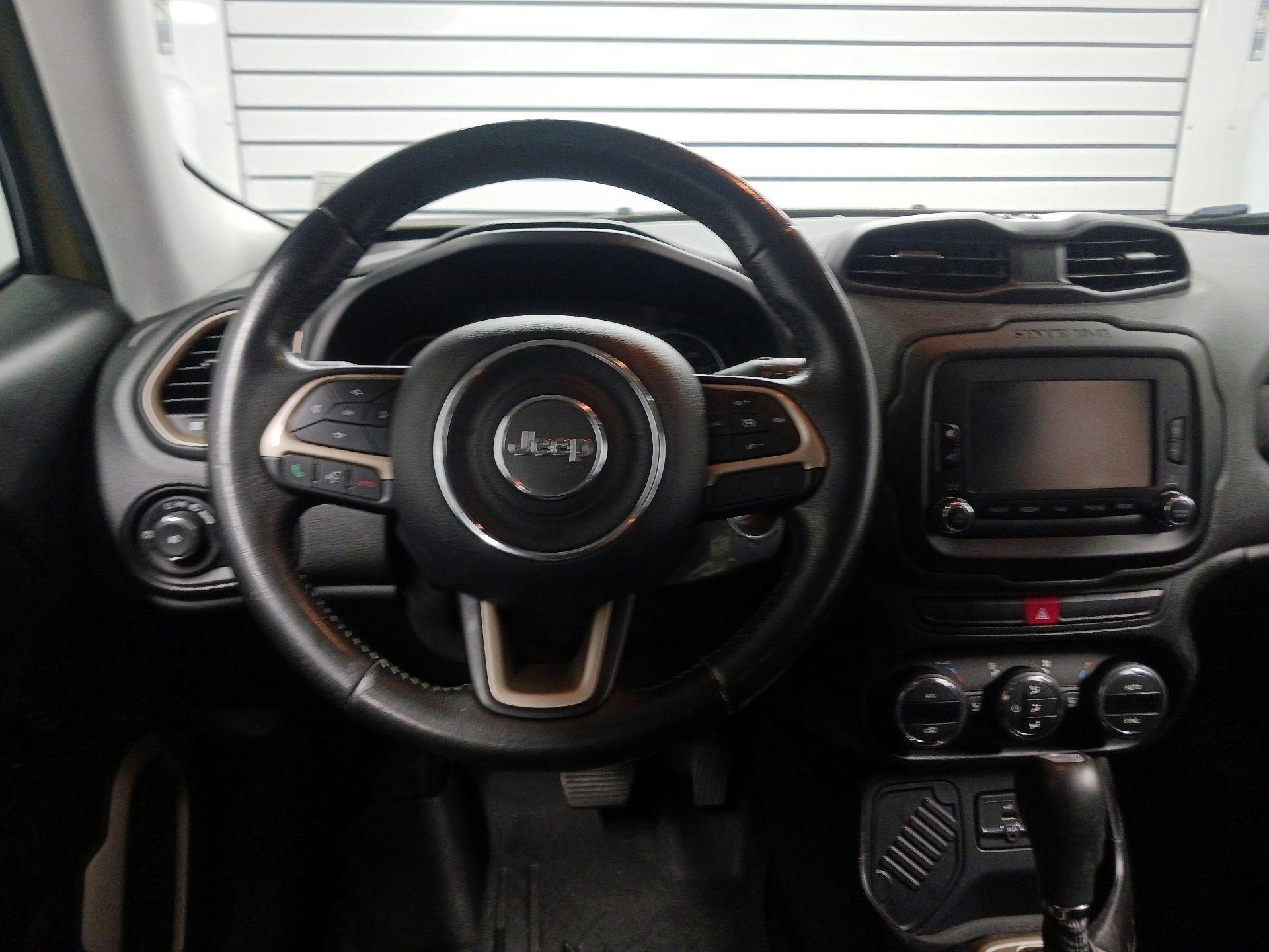 Thumbnail: 2015 Jeep Renegade - 10