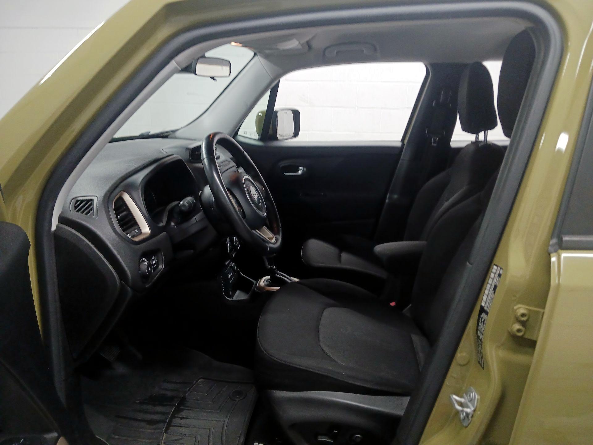 Thumbnail: 2015 Jeep Renegade - 11