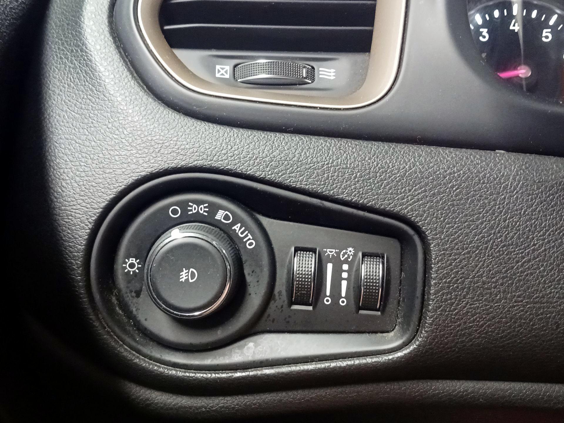 Thumbnail: 2015 Jeep Renegade - 13