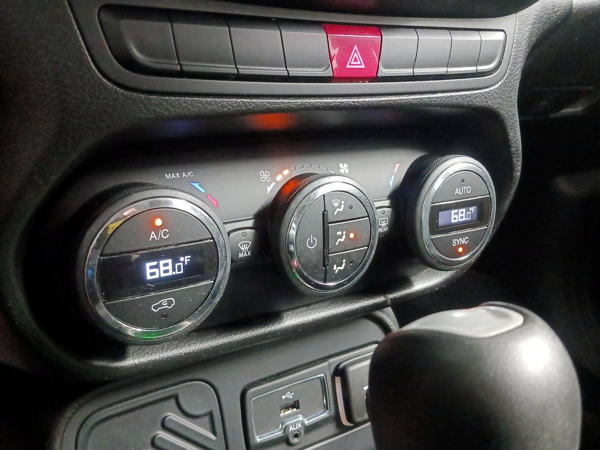 Thumbnail: 2015 Jeep Renegade - 16