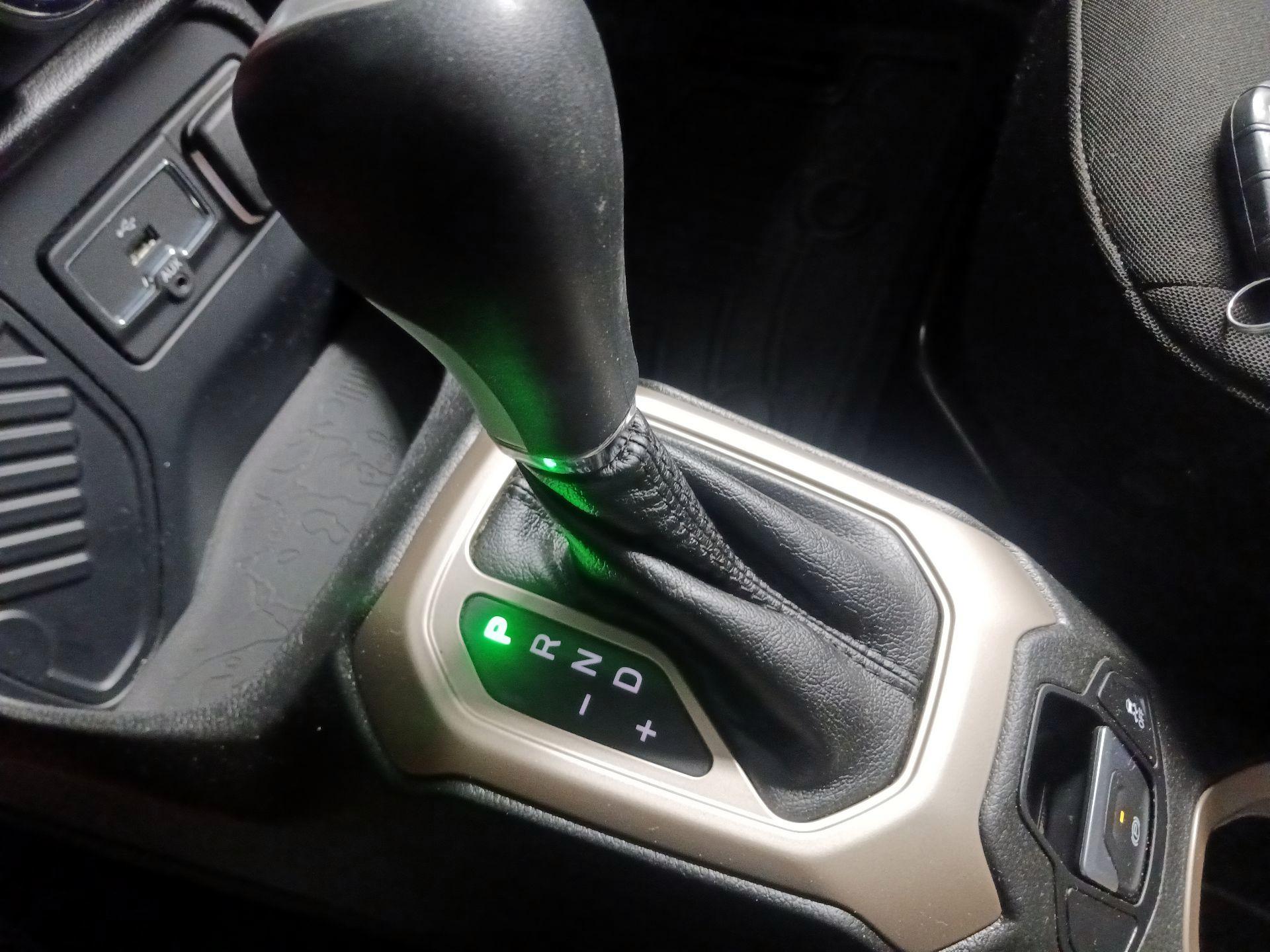 Thumbnail: 2015 Jeep Renegade - 17