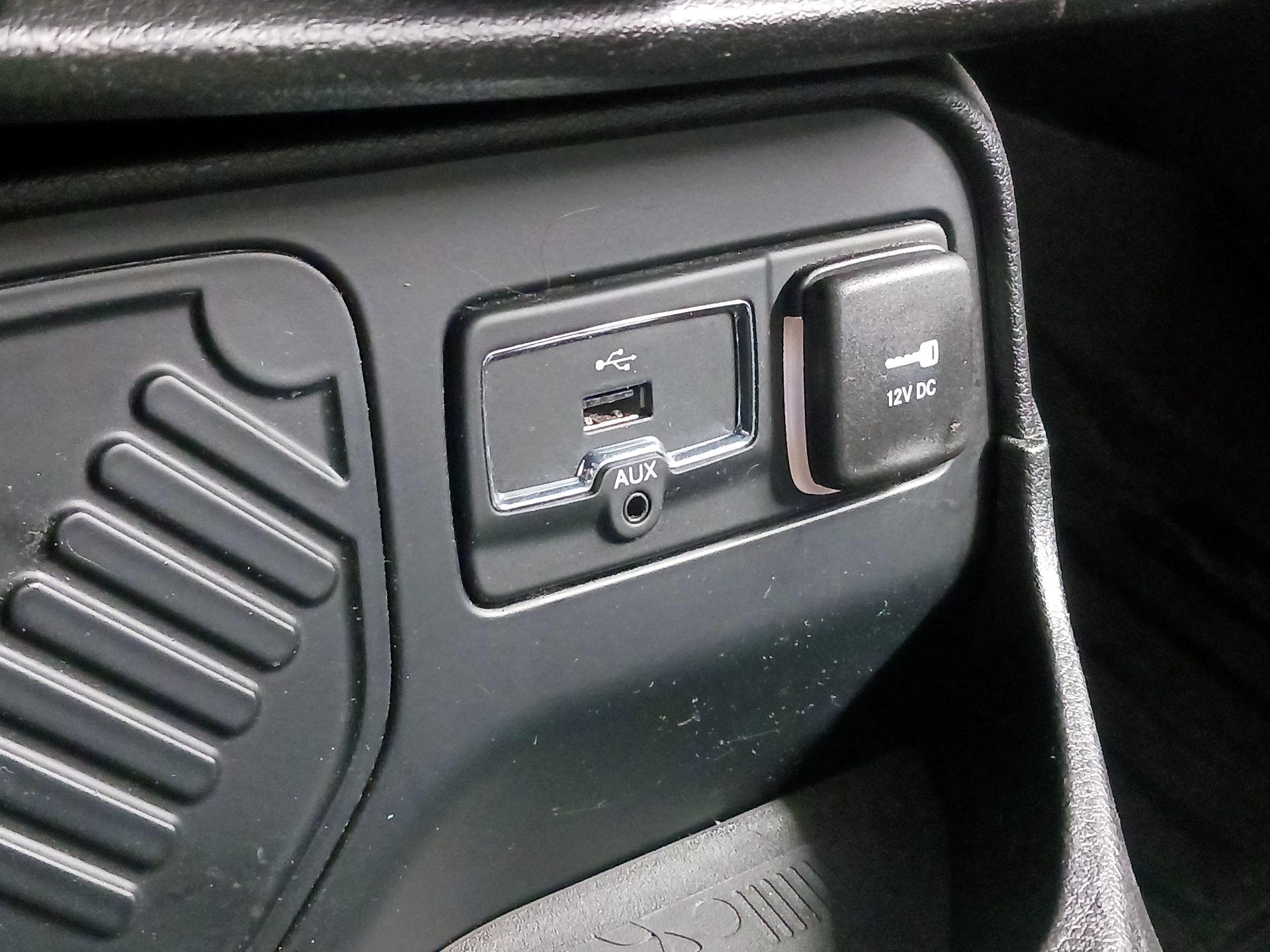 Thumbnail: 2015 Jeep Renegade - 18