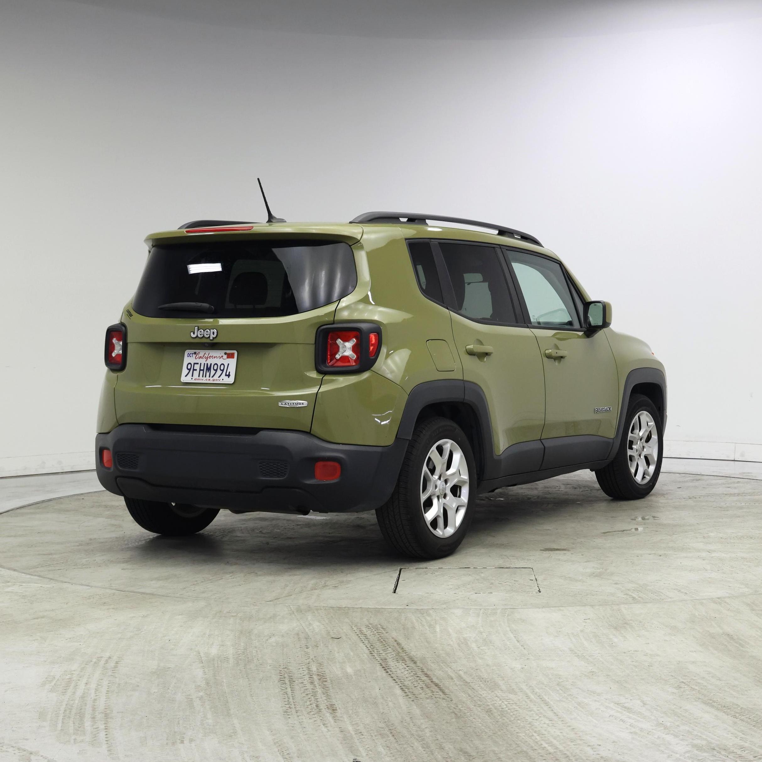 Thumbnail: 2015 Jeep Renegade - 8