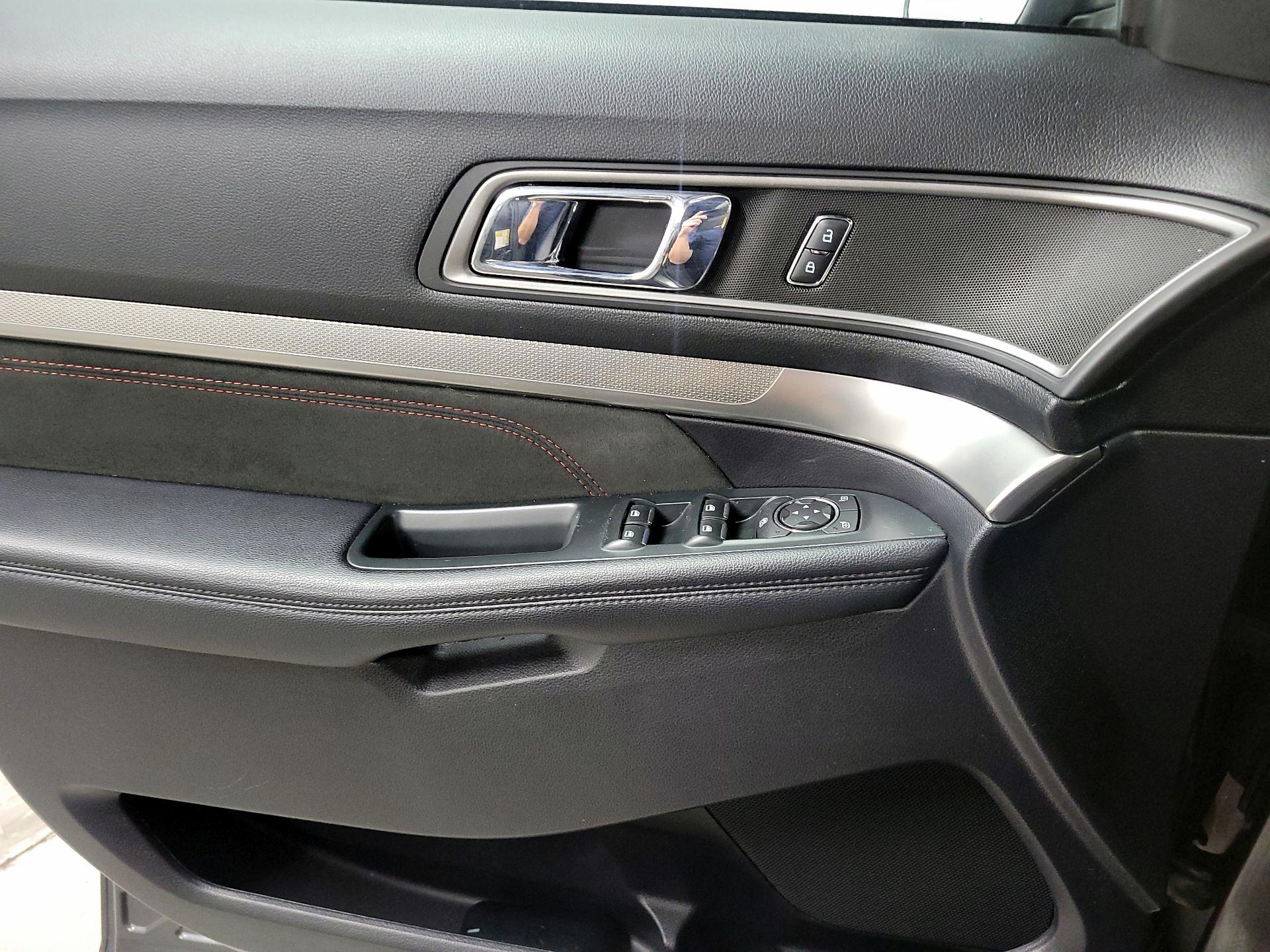 Thumbnail: 2018 Ford Explorer - 12