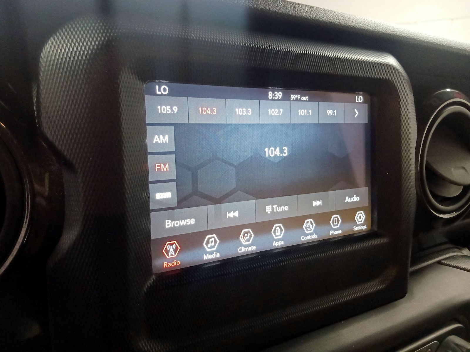 2020 Jeep Wrangler Black and Tan - Photo 16