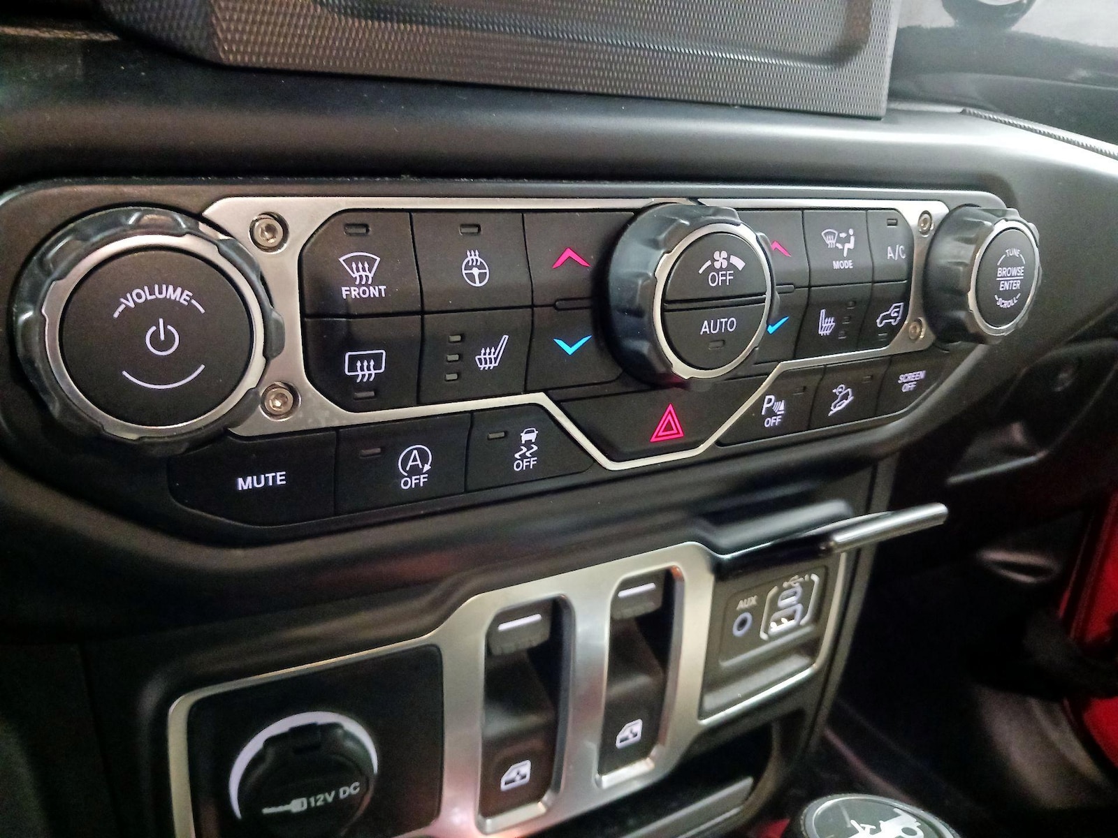 2020 Jeep Wrangler Black and Tan - Photo 17
