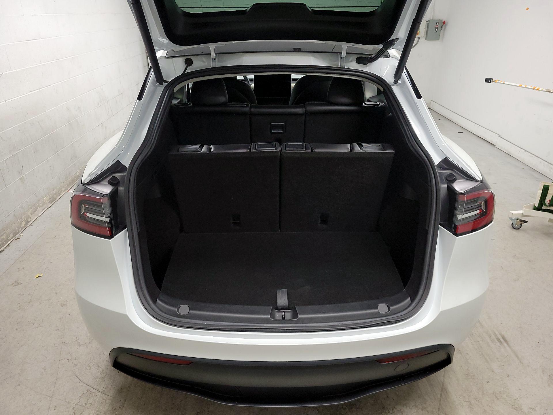 Thumbnail: 2023 Tesla Model Y - 17