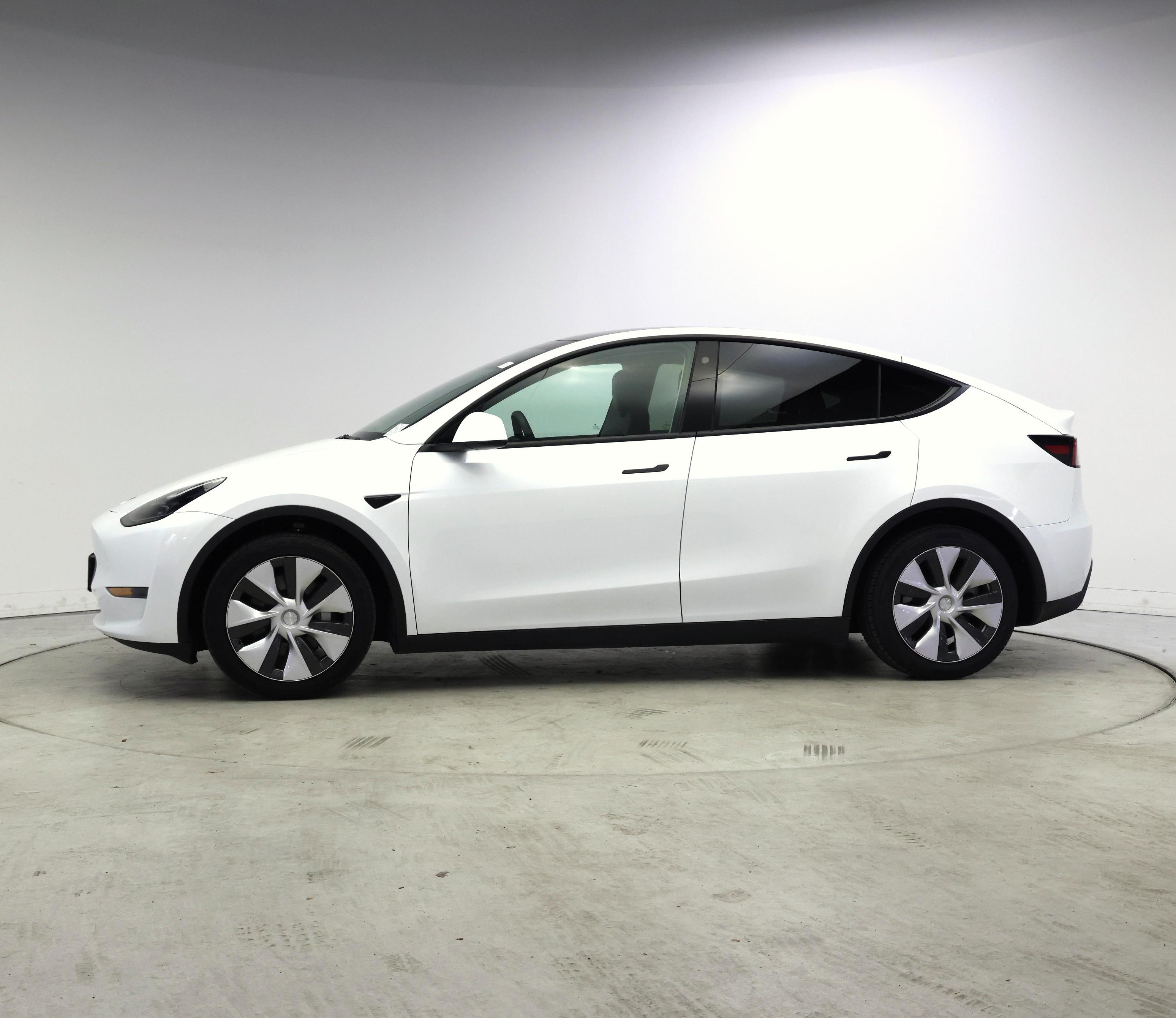 Thumbnail: 2023 Tesla Model Y - 3