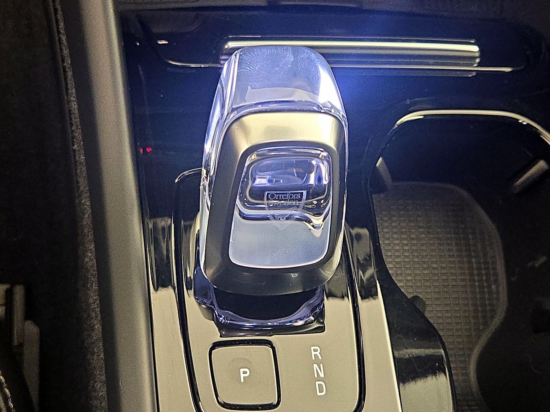 Thumbnail: 2023 Volvo XC40 - 17