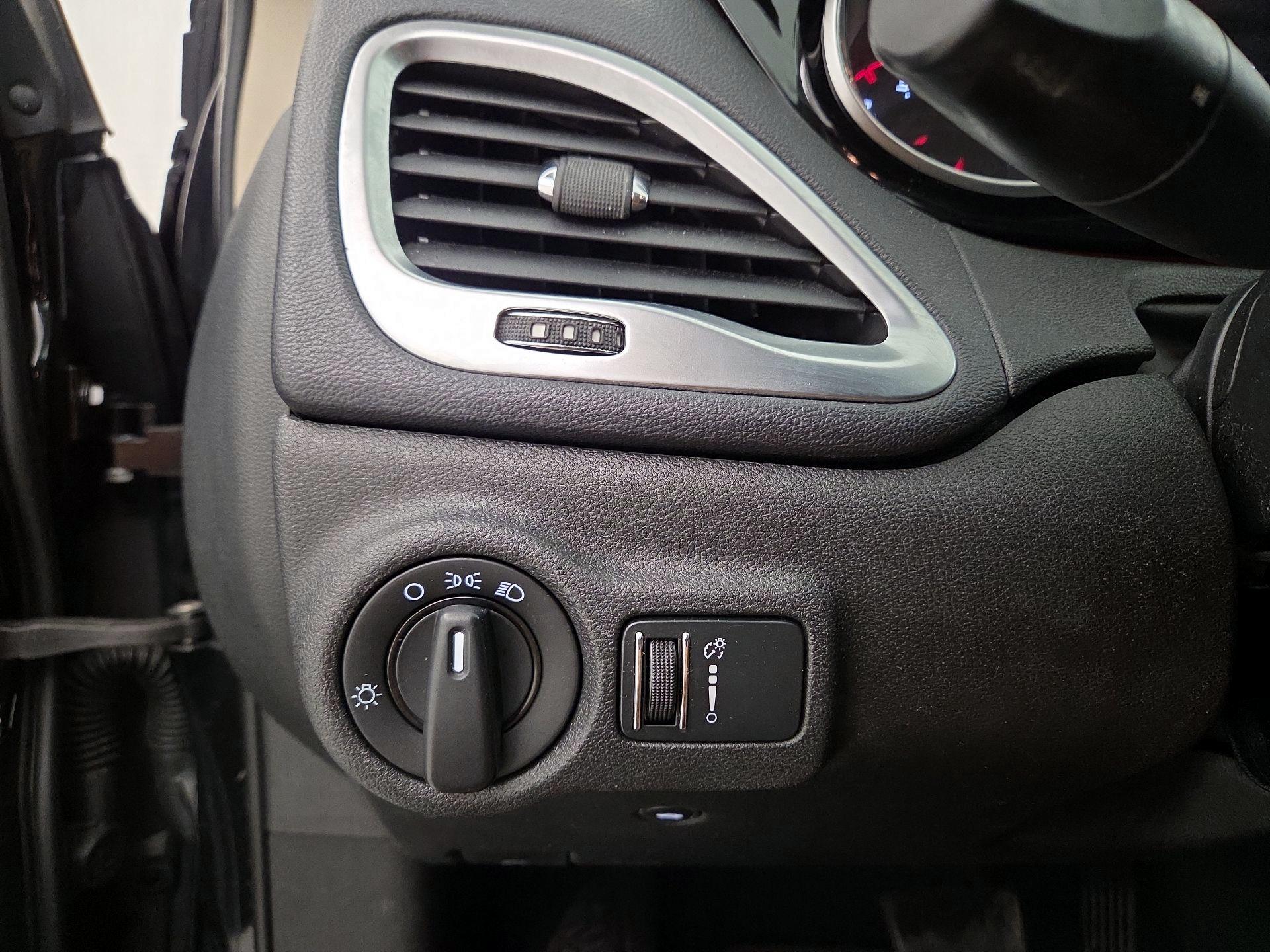 Thumbnail: 2015 Dodge Dart - 13