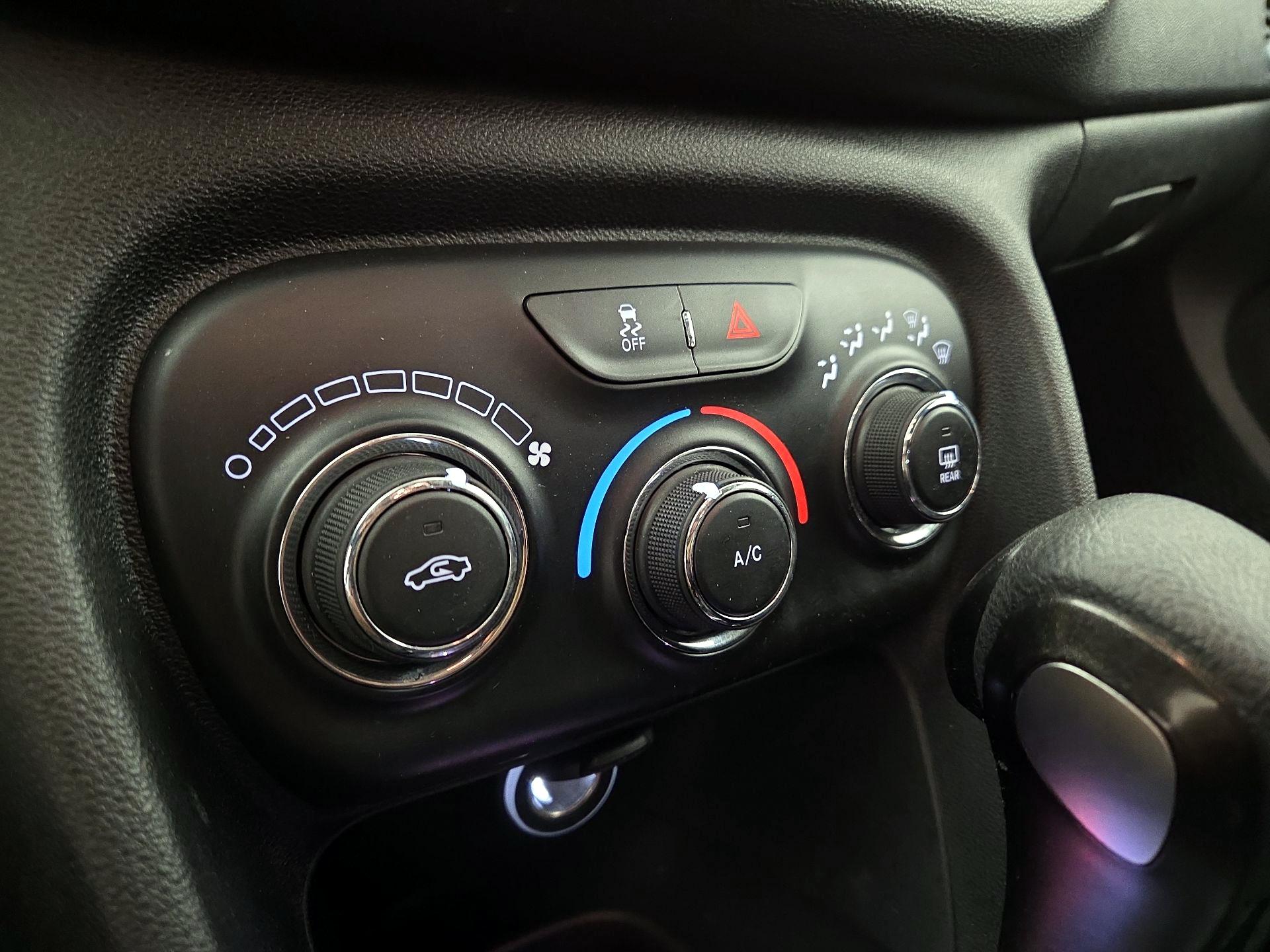 Thumbnail: 2015 Dodge Dart - 15