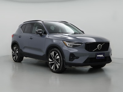 2023 Volvo XC40 B5 Plus Dark Theme