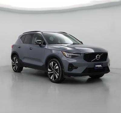 2023 Volvo XC40 B5 Plus Dark Theme