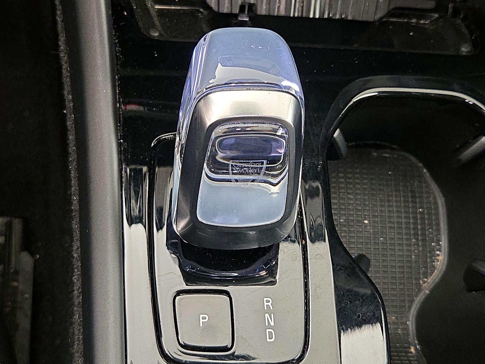 Thumbnail: 2023 Volvo XC40 - 17