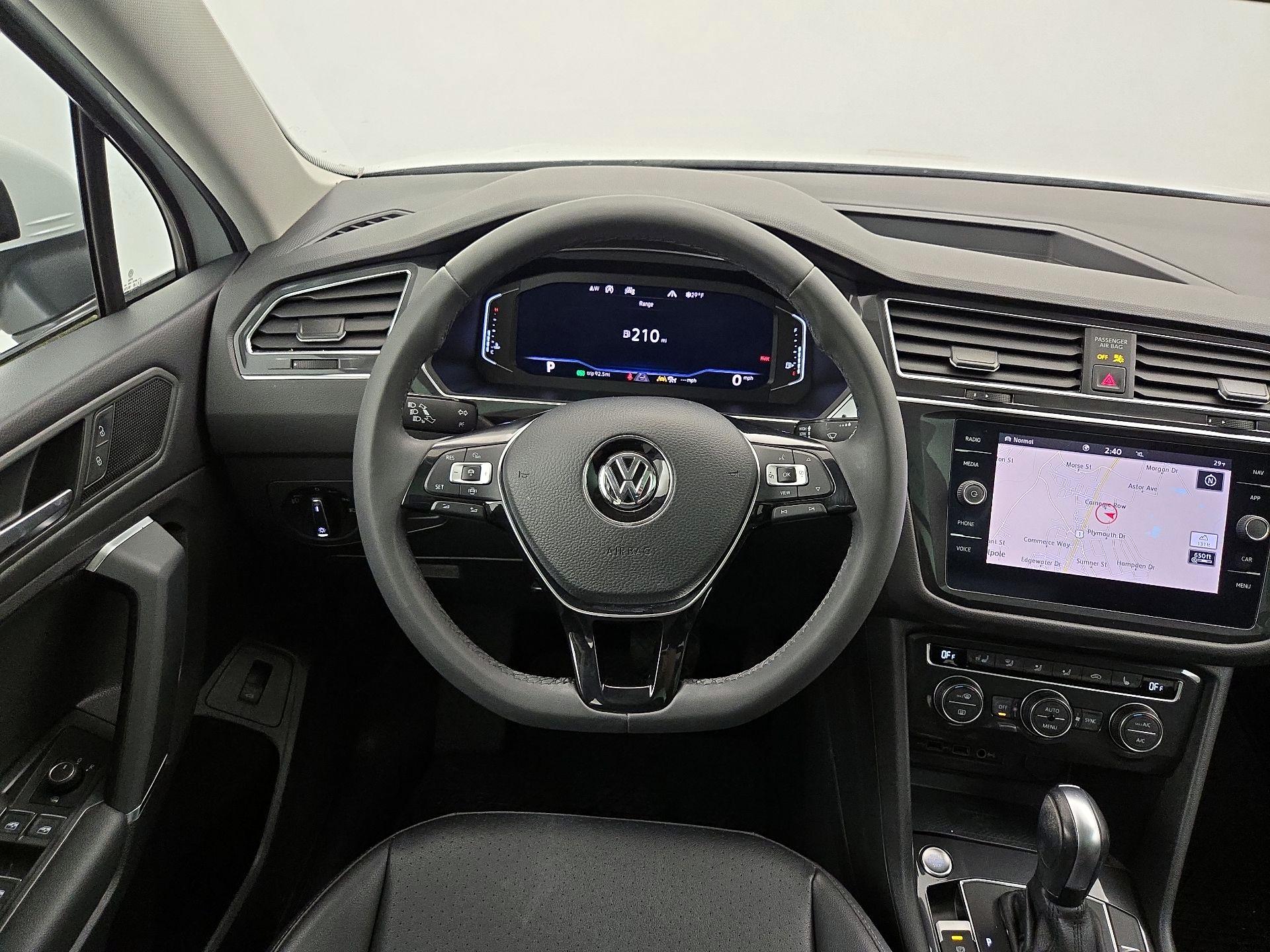 Thumbnail: 2020 Volkswagen Tiguan - 10