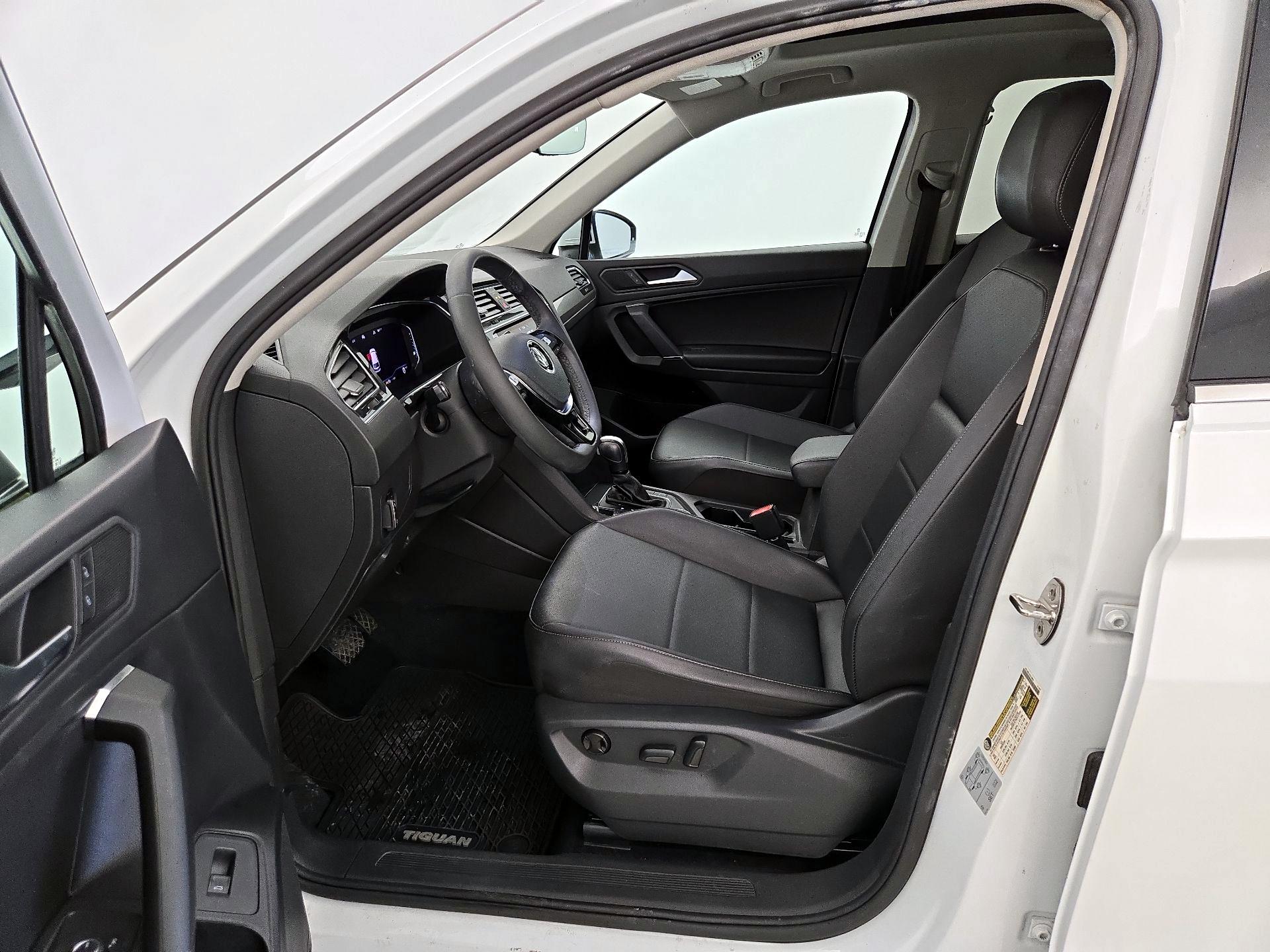 Thumbnail: 2020 Volkswagen Tiguan - 11