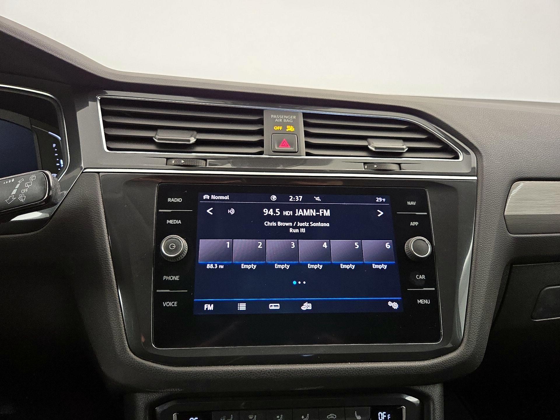 Thumbnail: 2020 Volkswagen Tiguan - 16