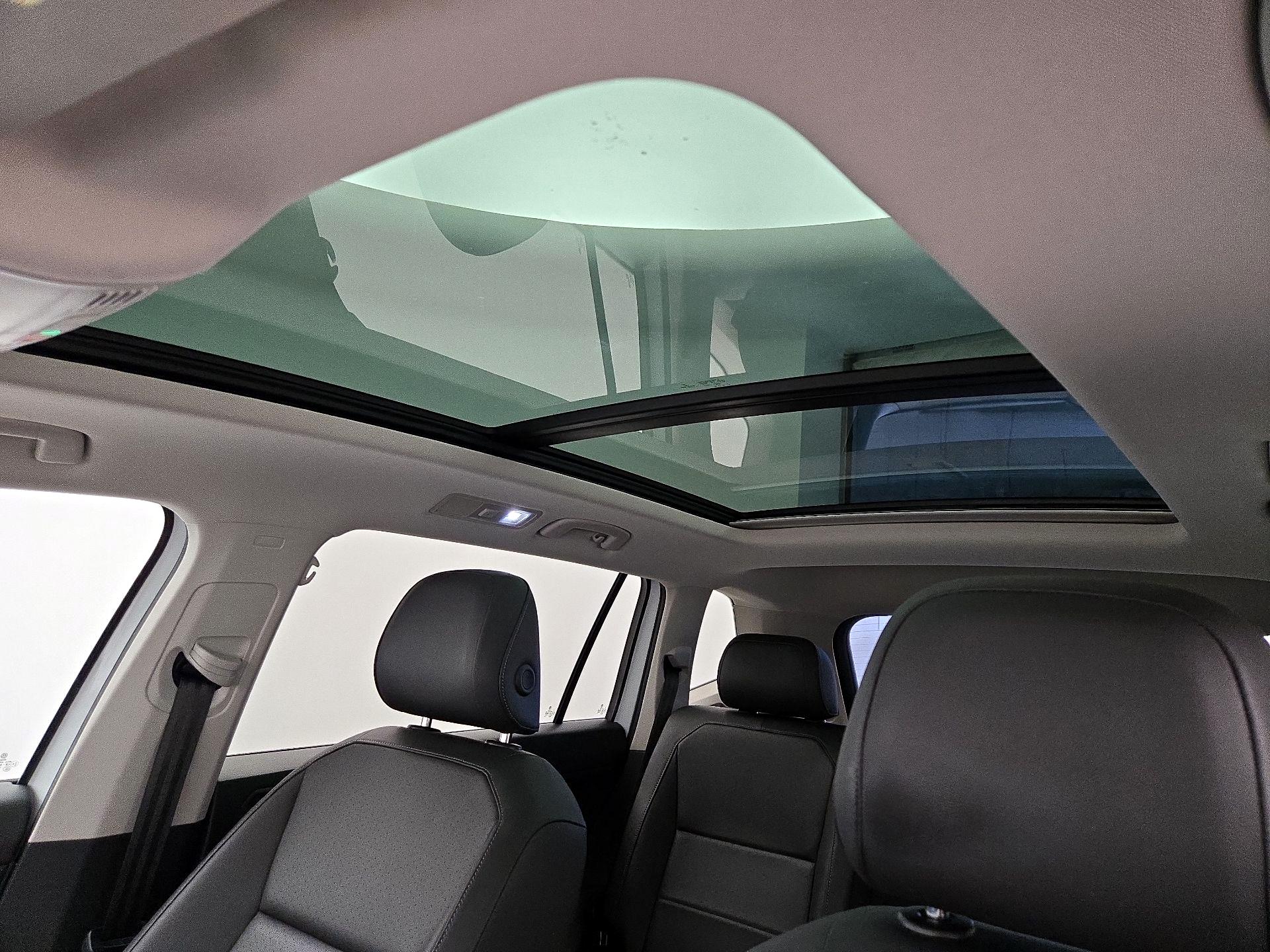 Thumbnail: 2020 Volkswagen Tiguan - 20